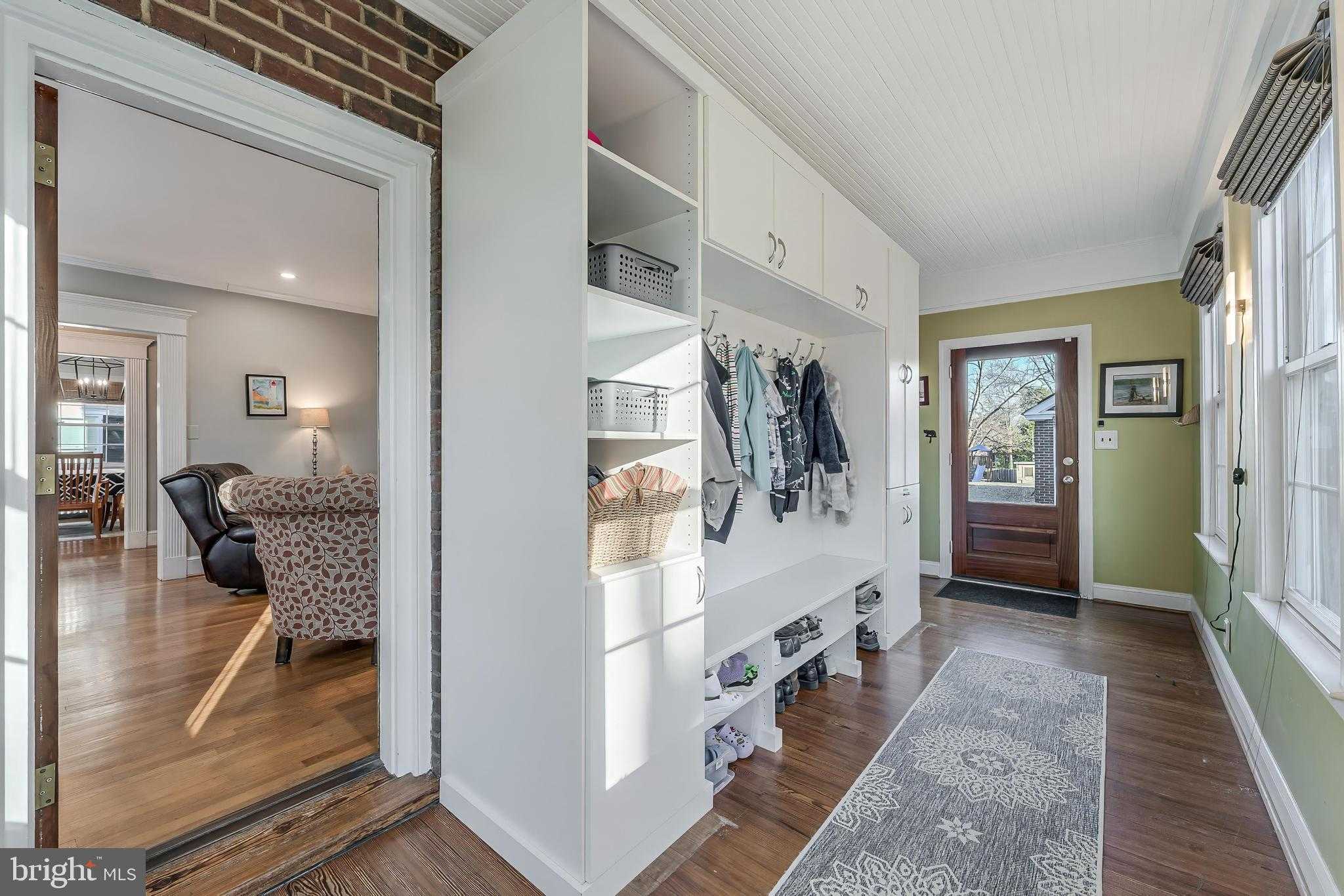 247 Waterloo St photo 14