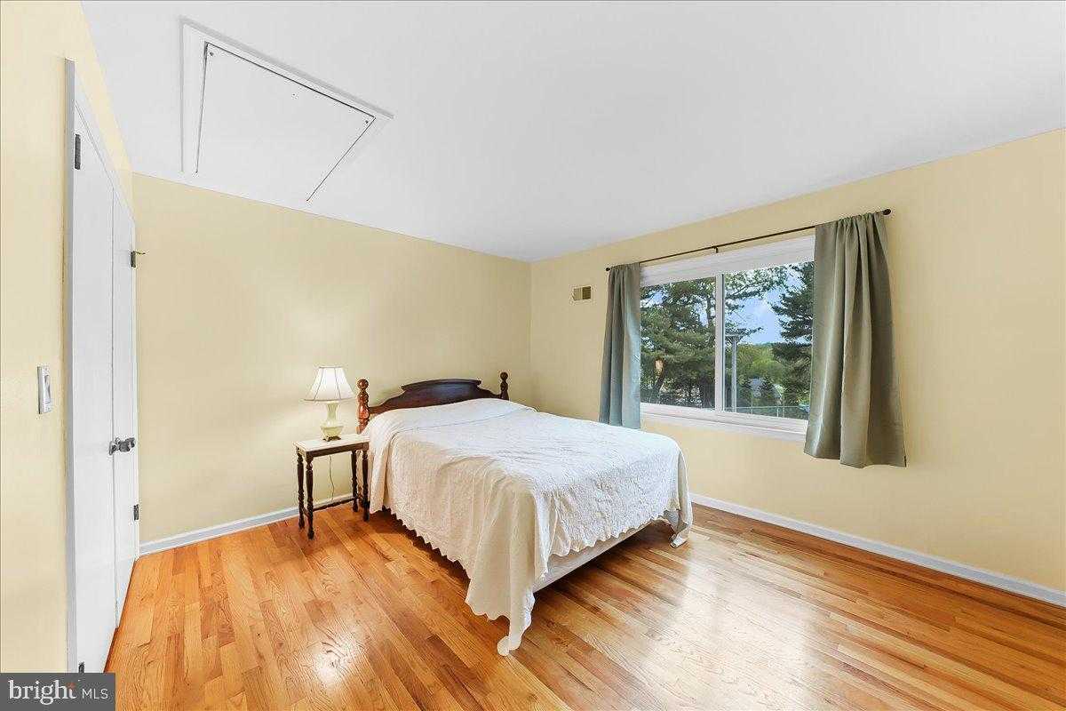 701 Pheasant Run photo 26