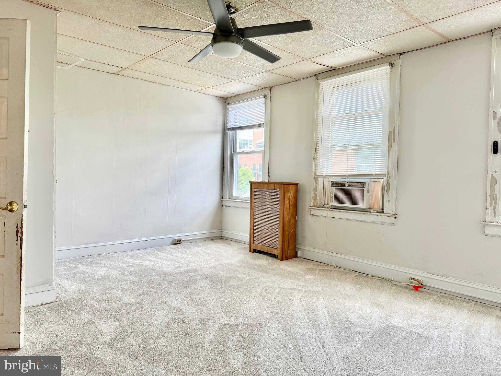 825 E 34th St photo 10