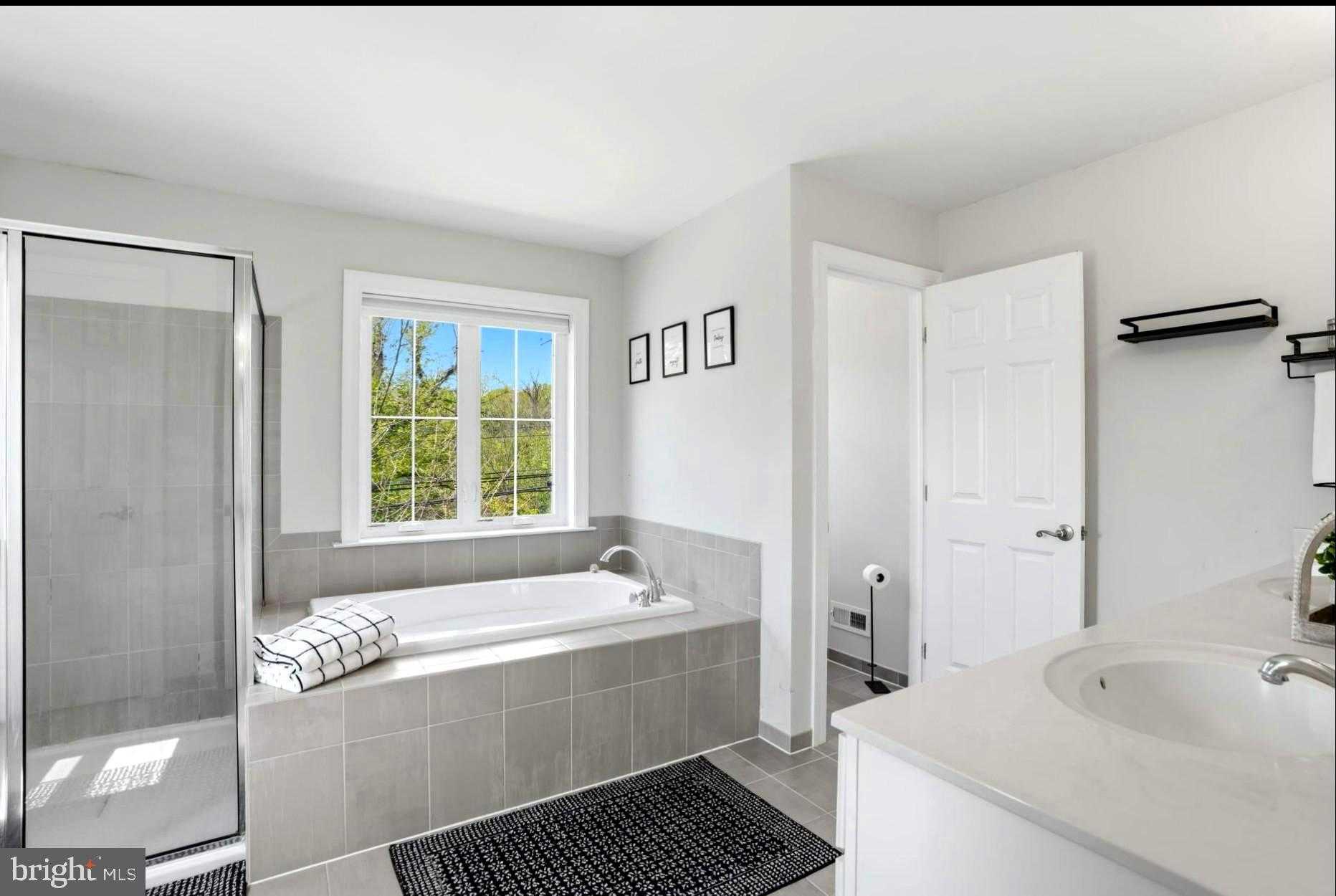 35 Dickinson Ln photo 21