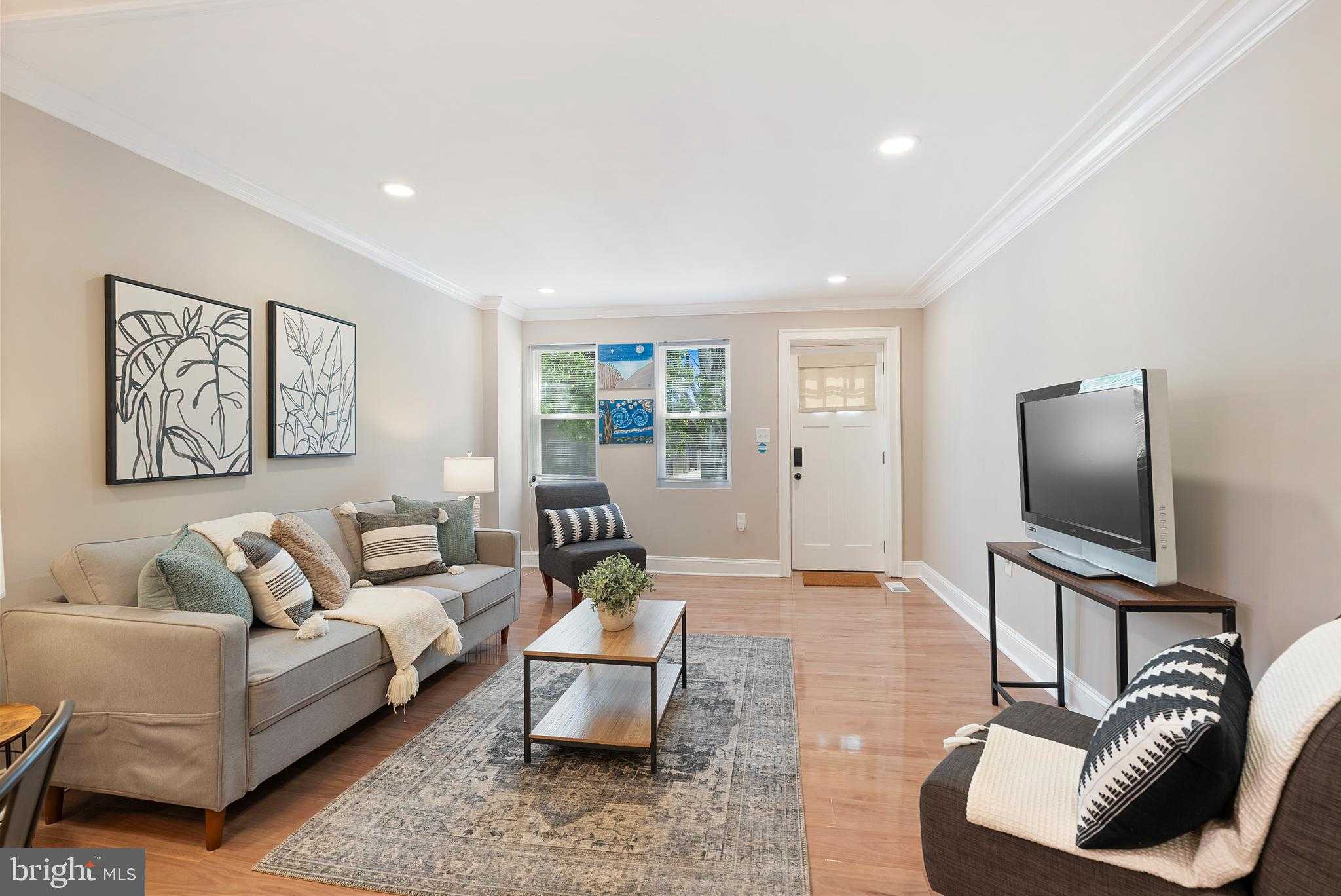 1102 Carroll St photo 6