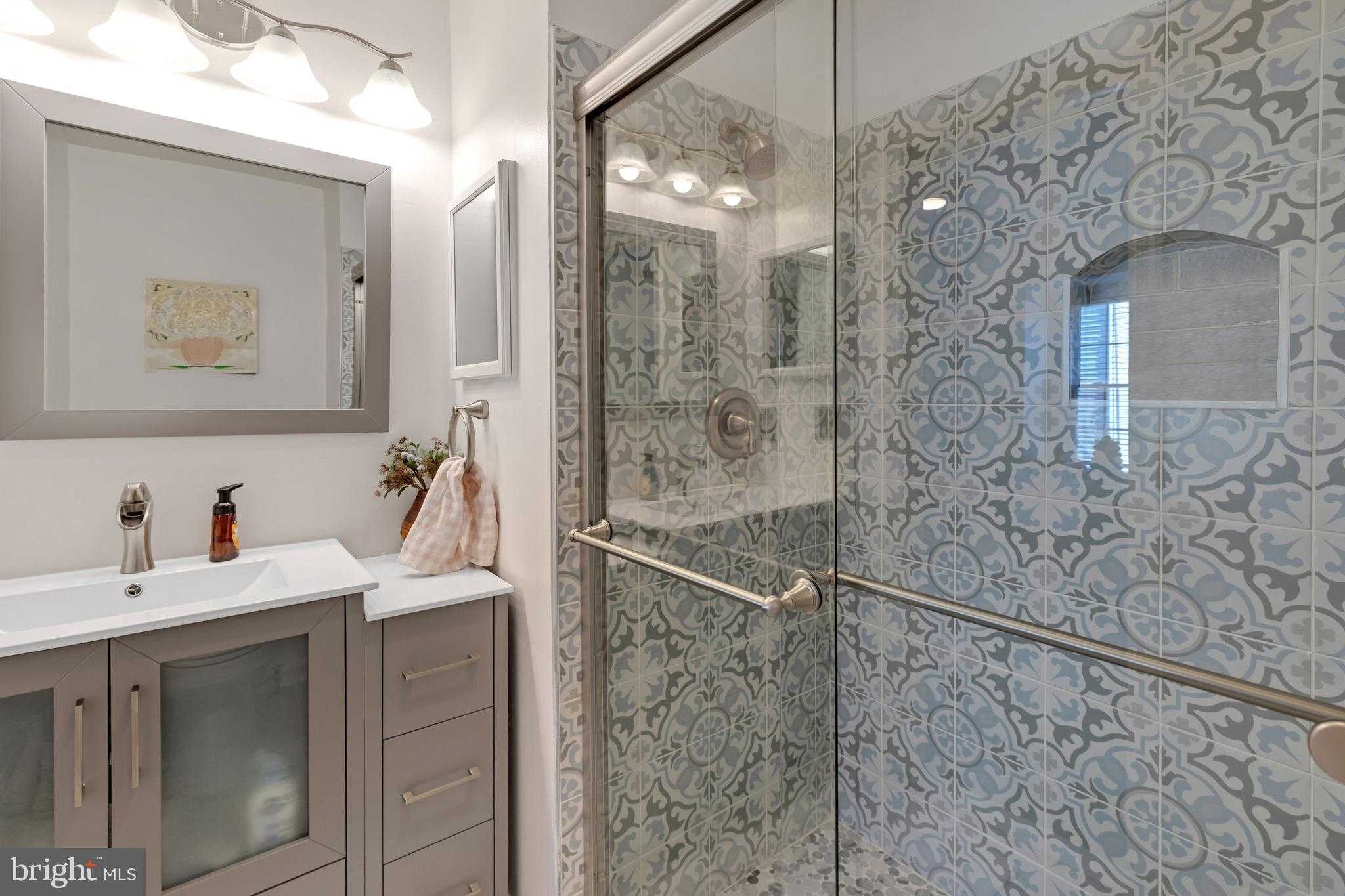 7033 Solomon Seal CT photo 33