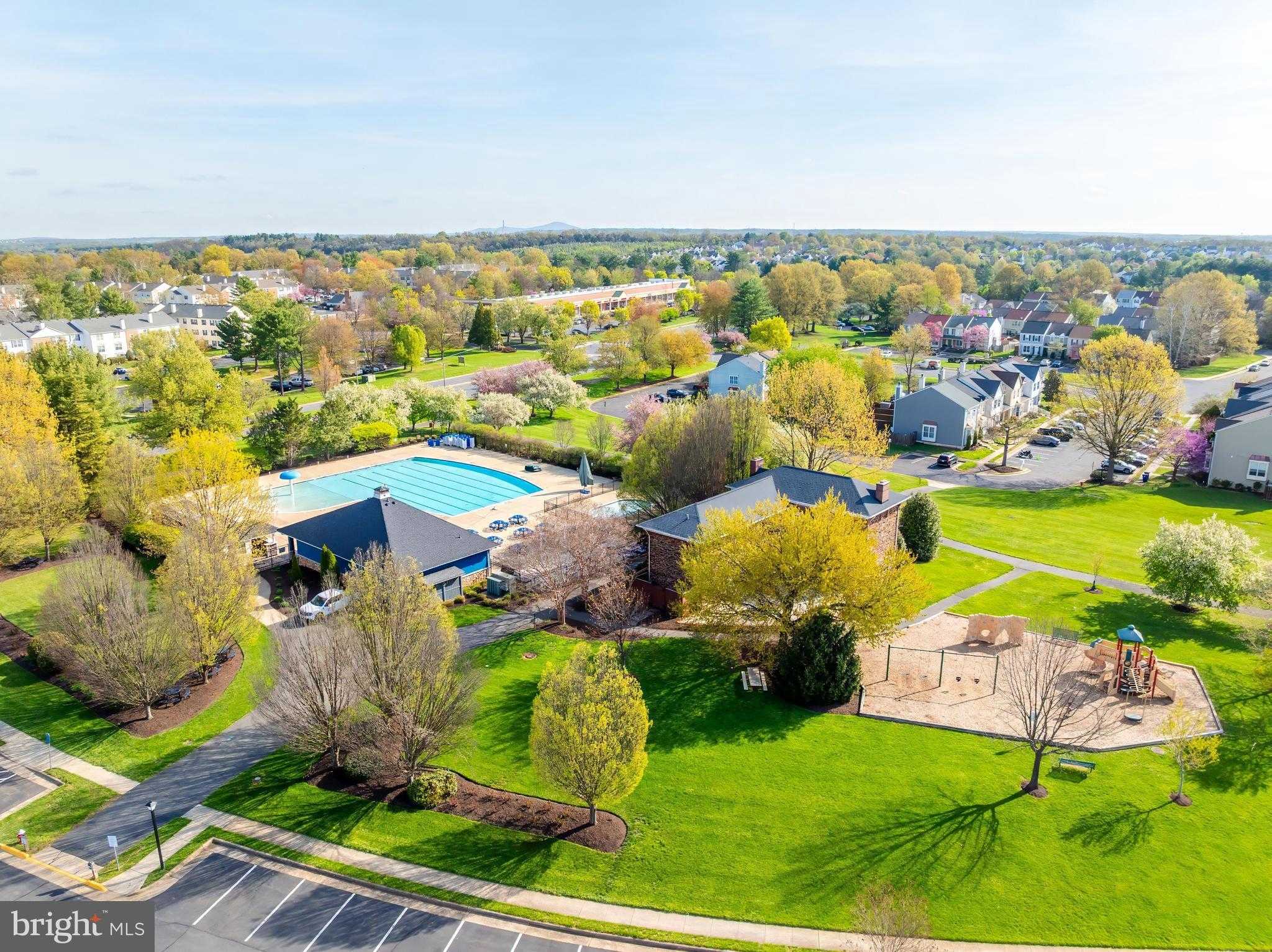 627 Warrenton Ter NE photo 45