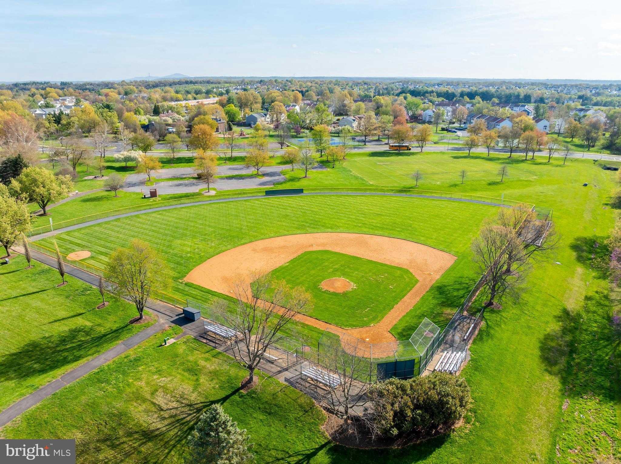 627 Warrenton Ter NE photo 55