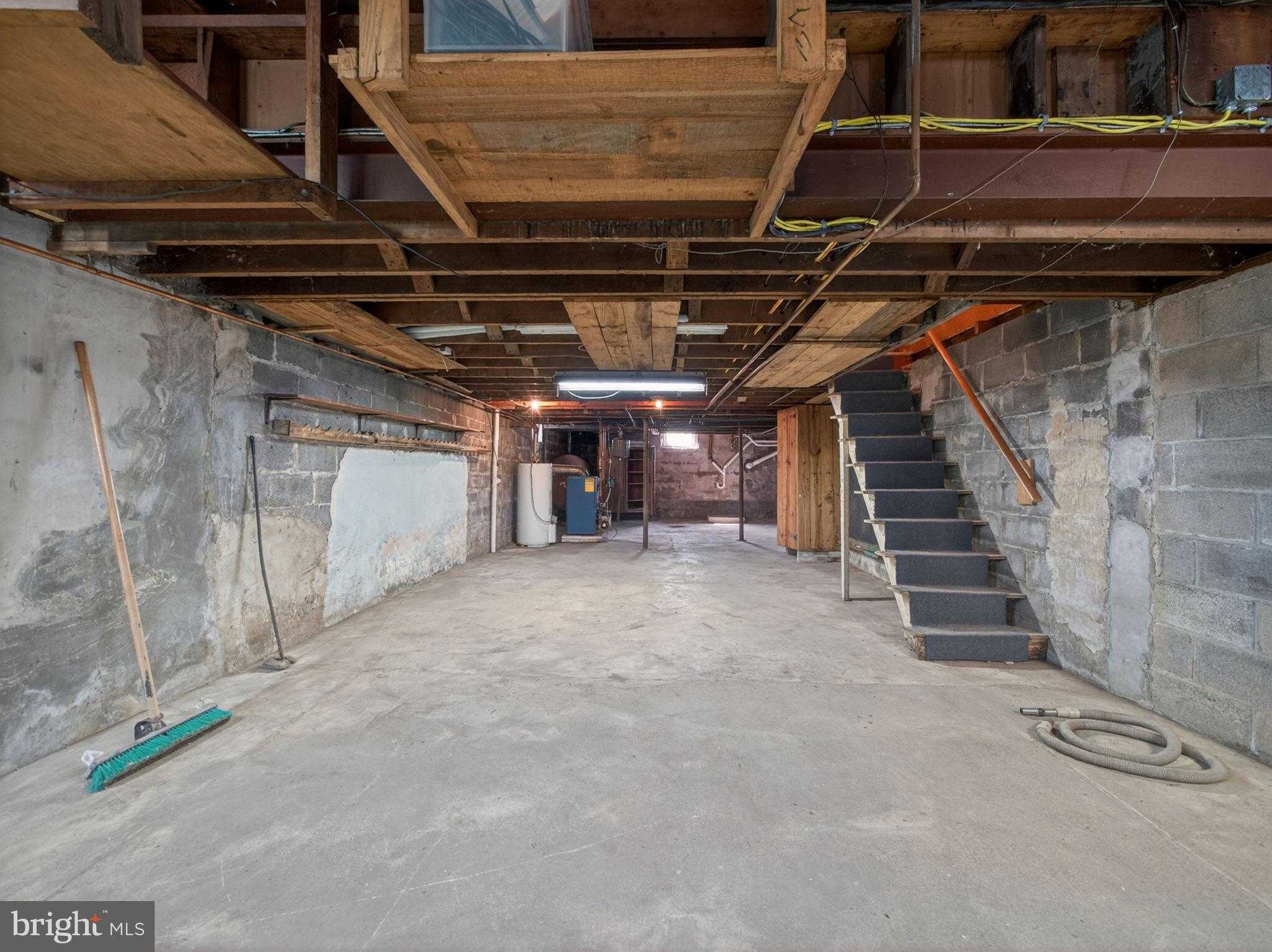 8275 Mertztown Rd photo 40