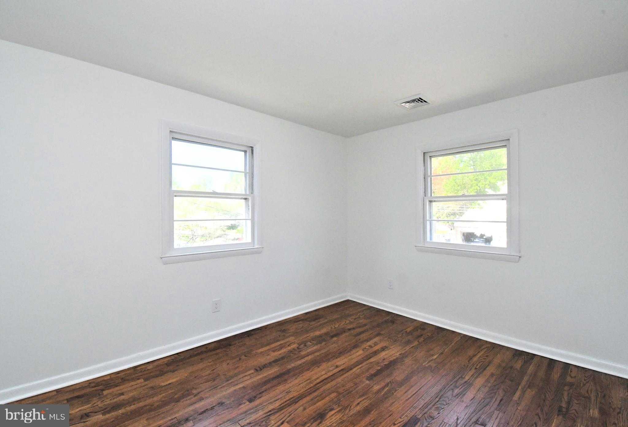 412 Camelot Dr photo 23