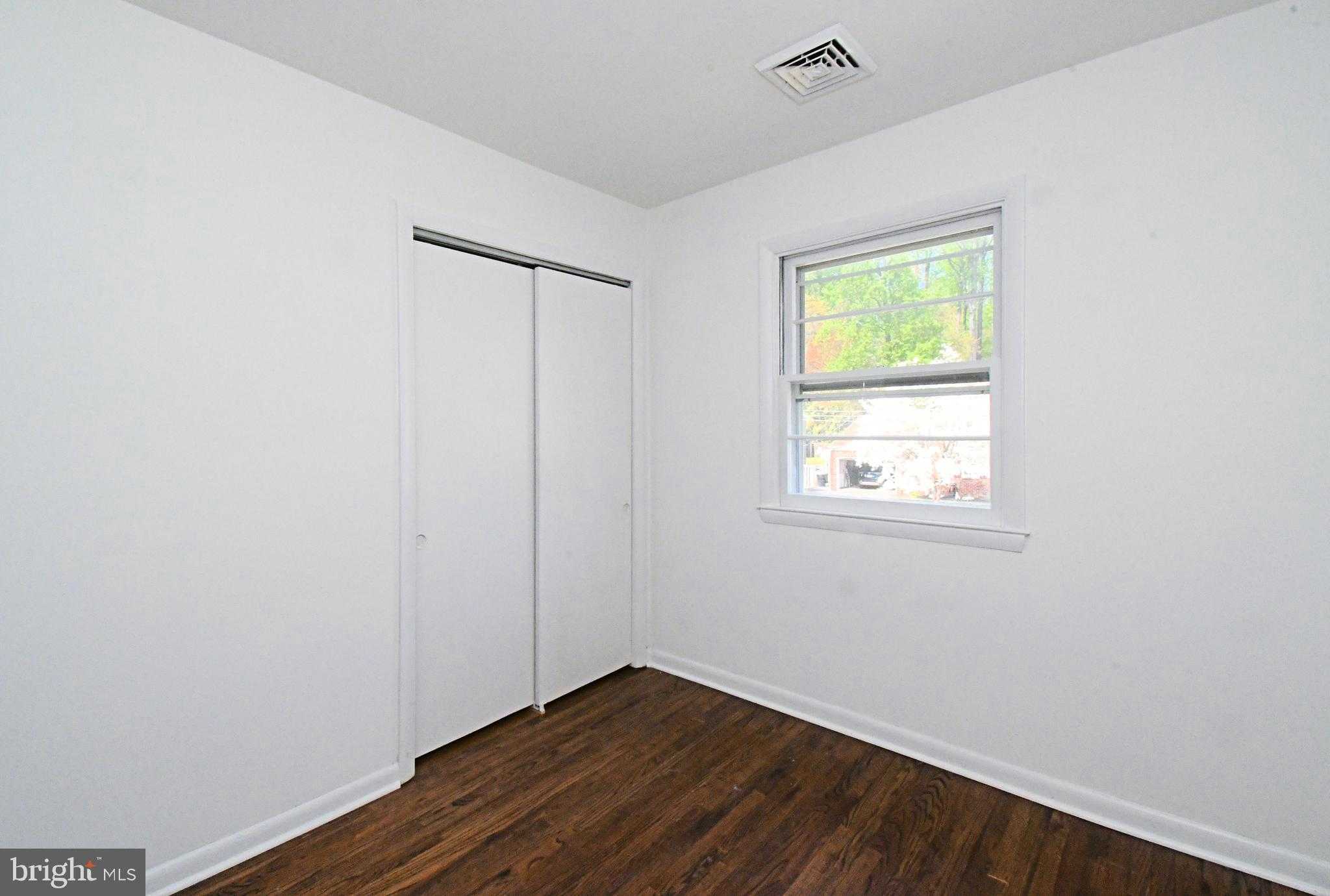 412 Camelot Dr photo 28