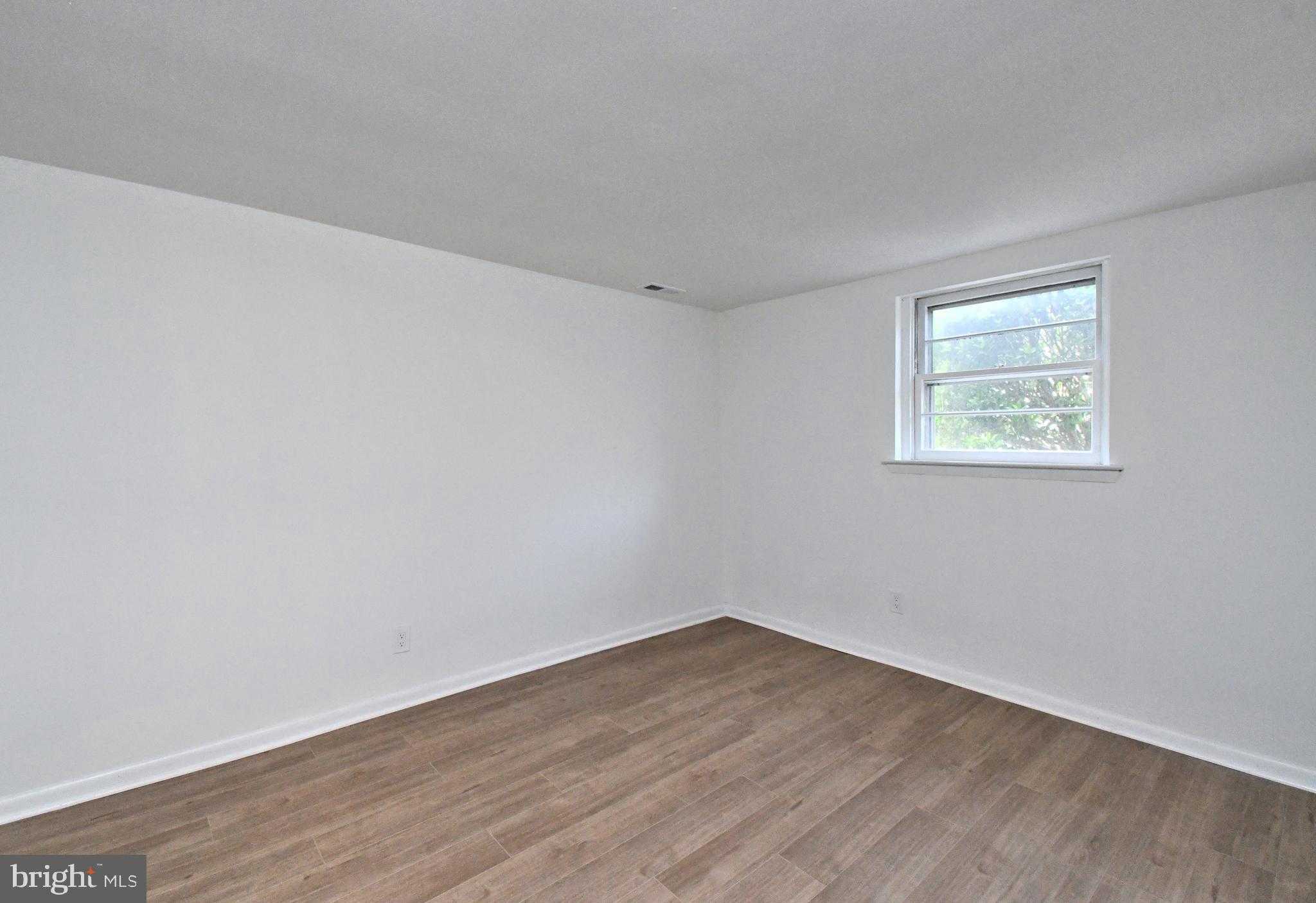 412 Camelot Dr photo 40