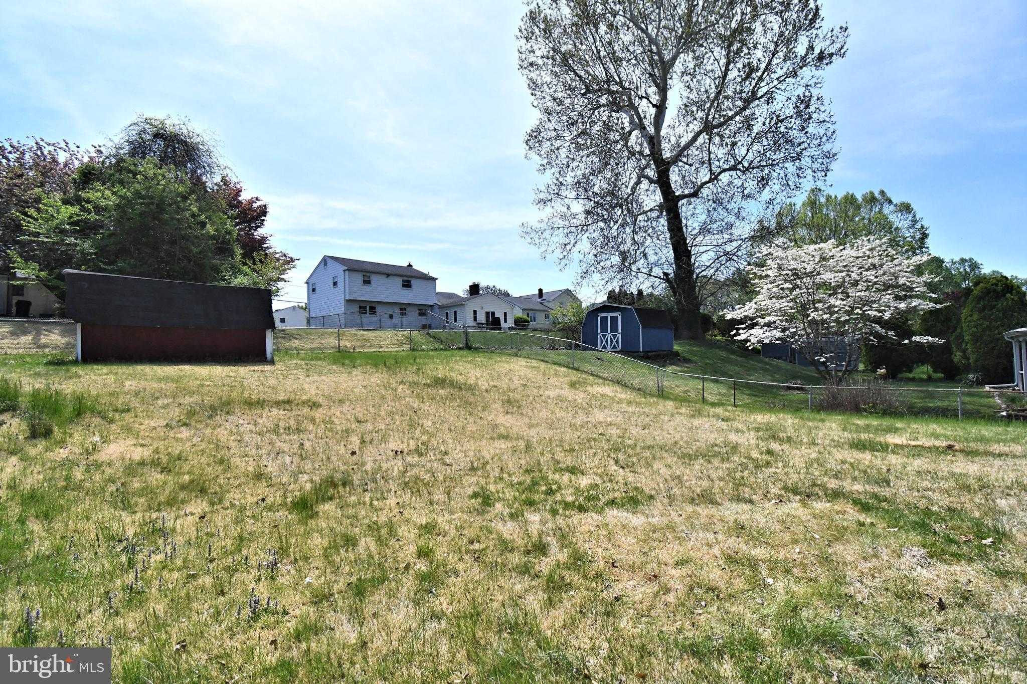 412 Camelot Dr photo 48