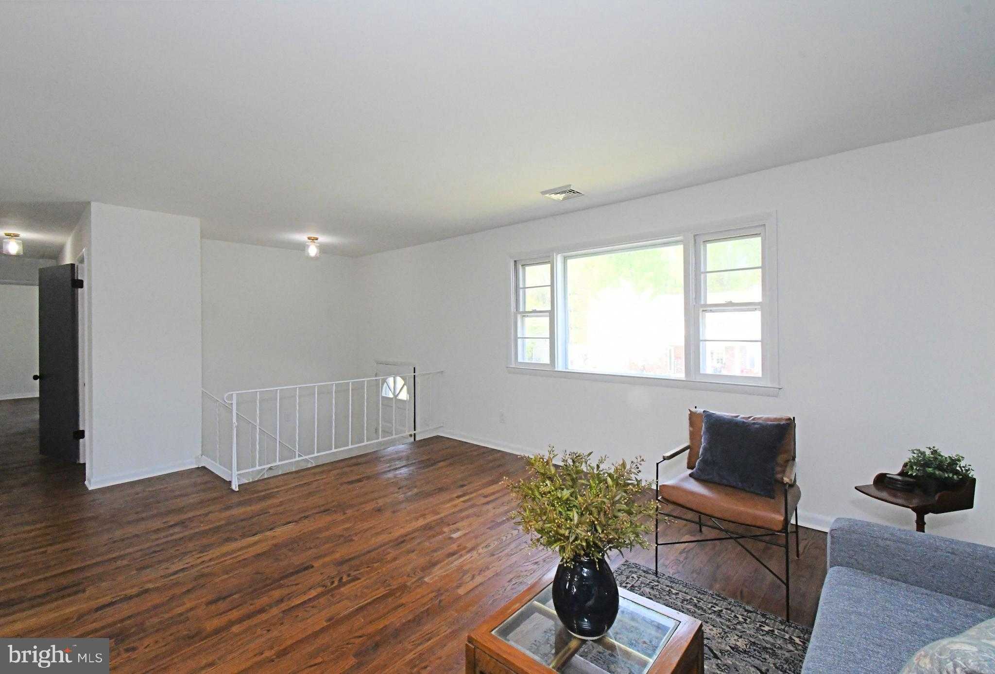 412 Camelot Dr photo 7