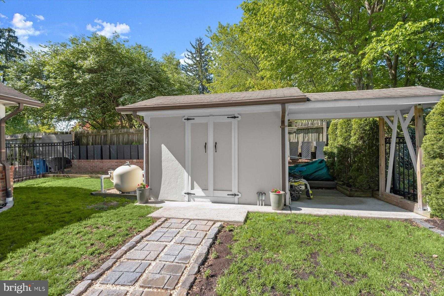 9329 Harvey Rd photo 32