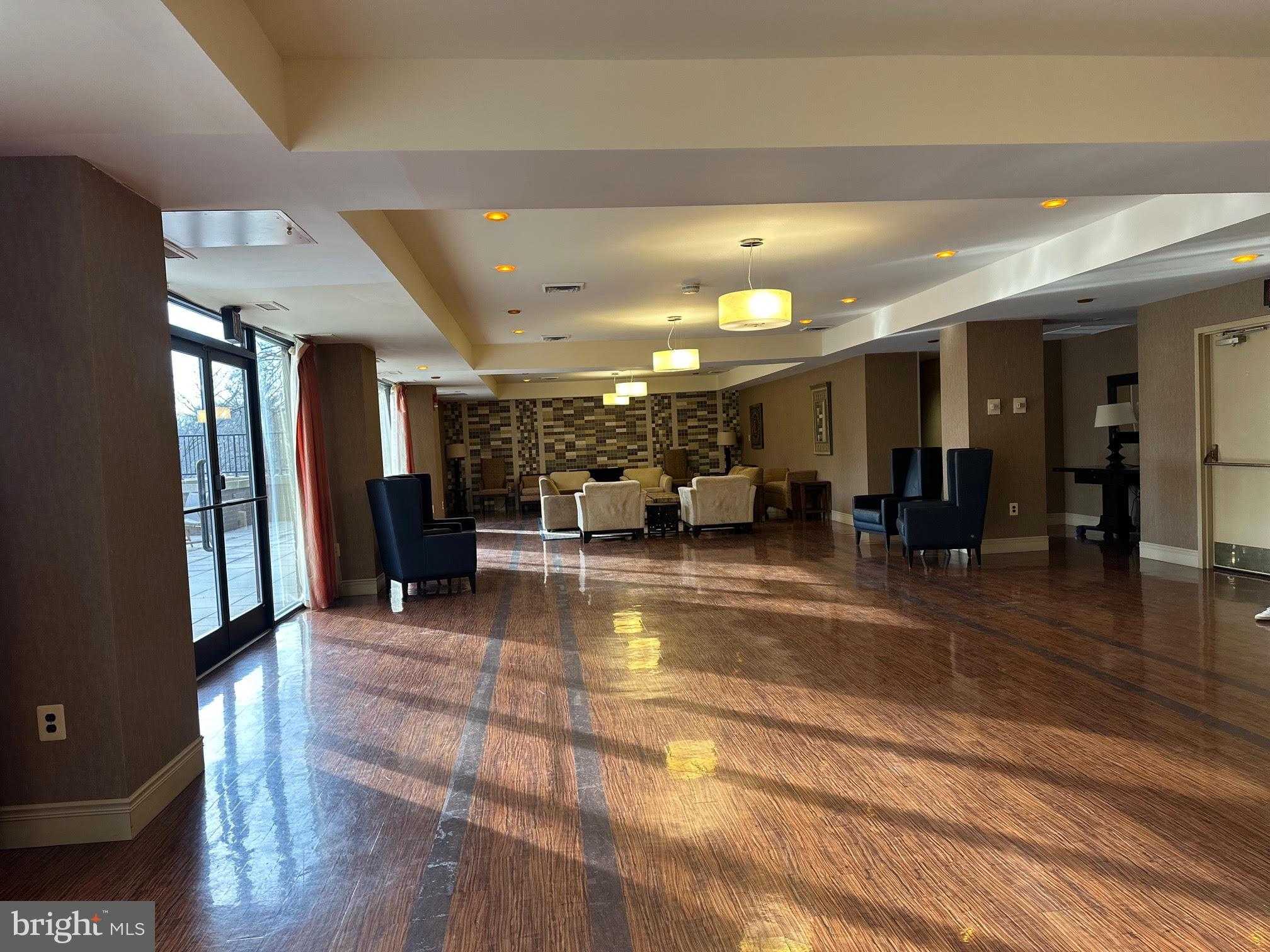 4620 N Park Ave Apt 1109e photo 41