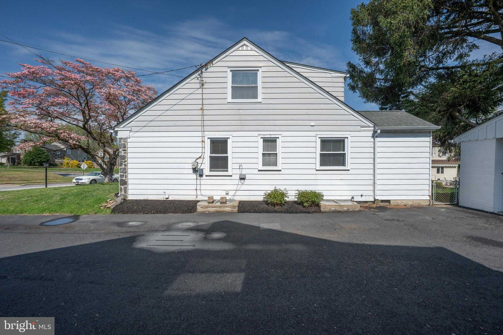 1305 Center Rd photo 31