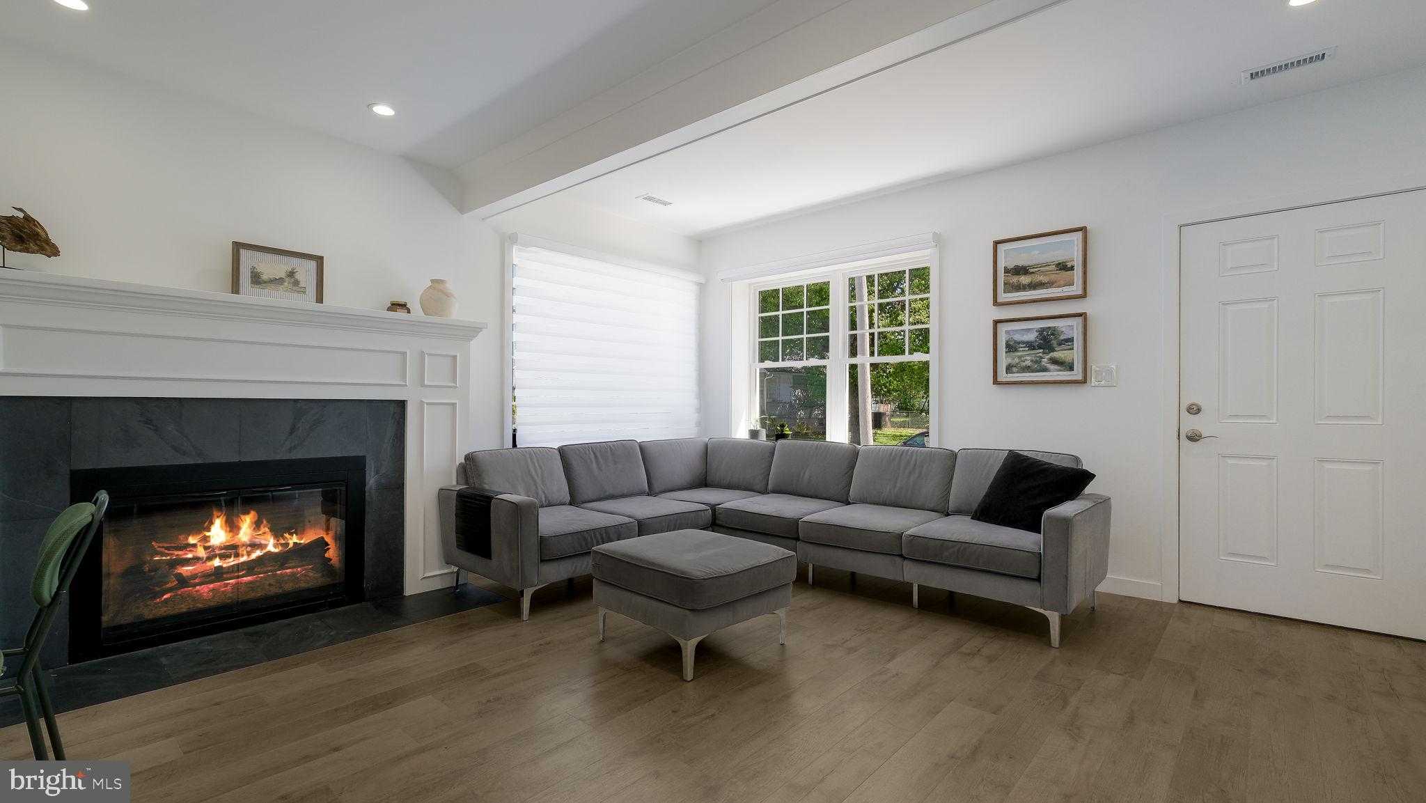 2308 3rd Ave photo 3