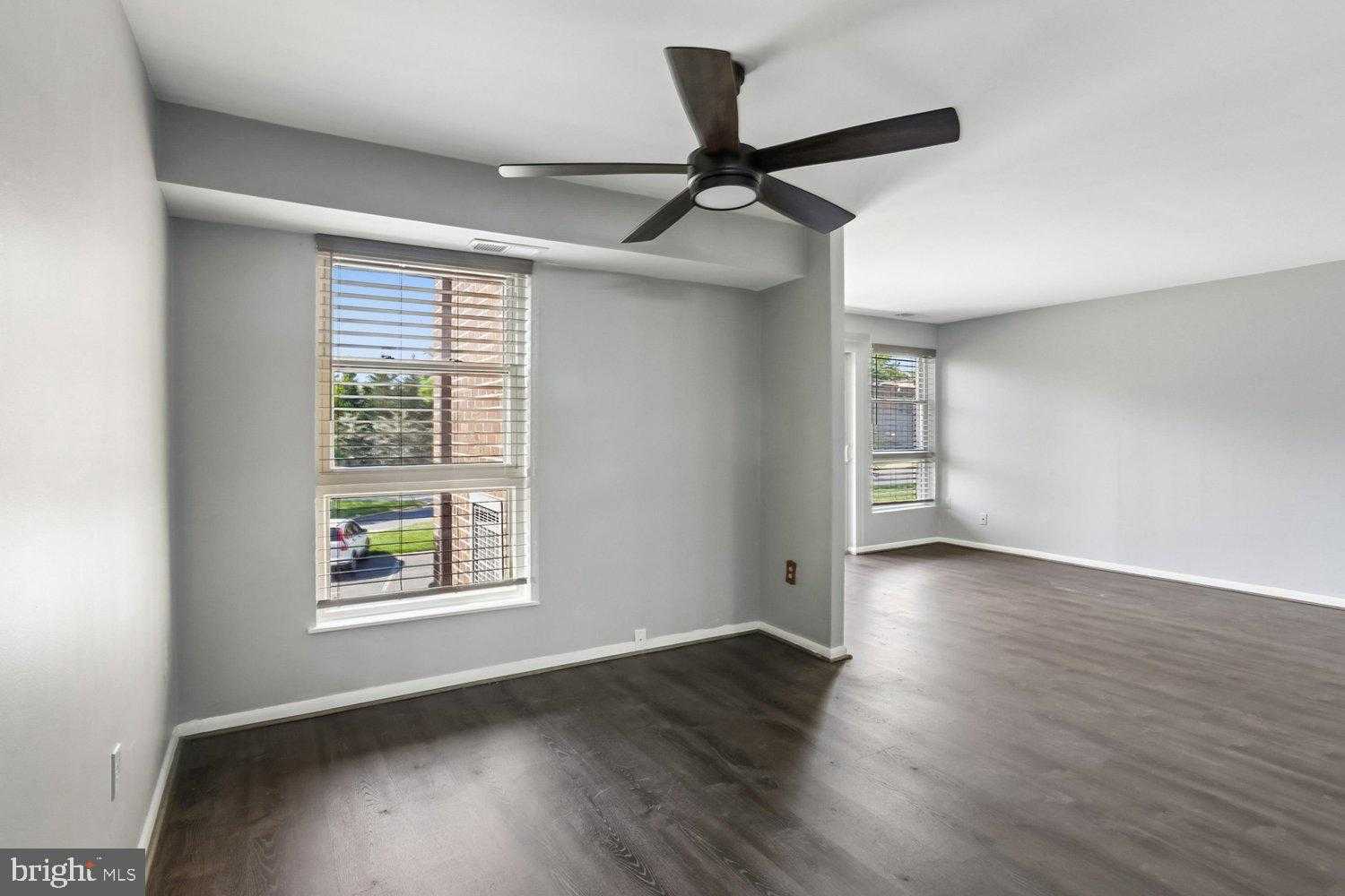 2201 Greenery Ln photo 12