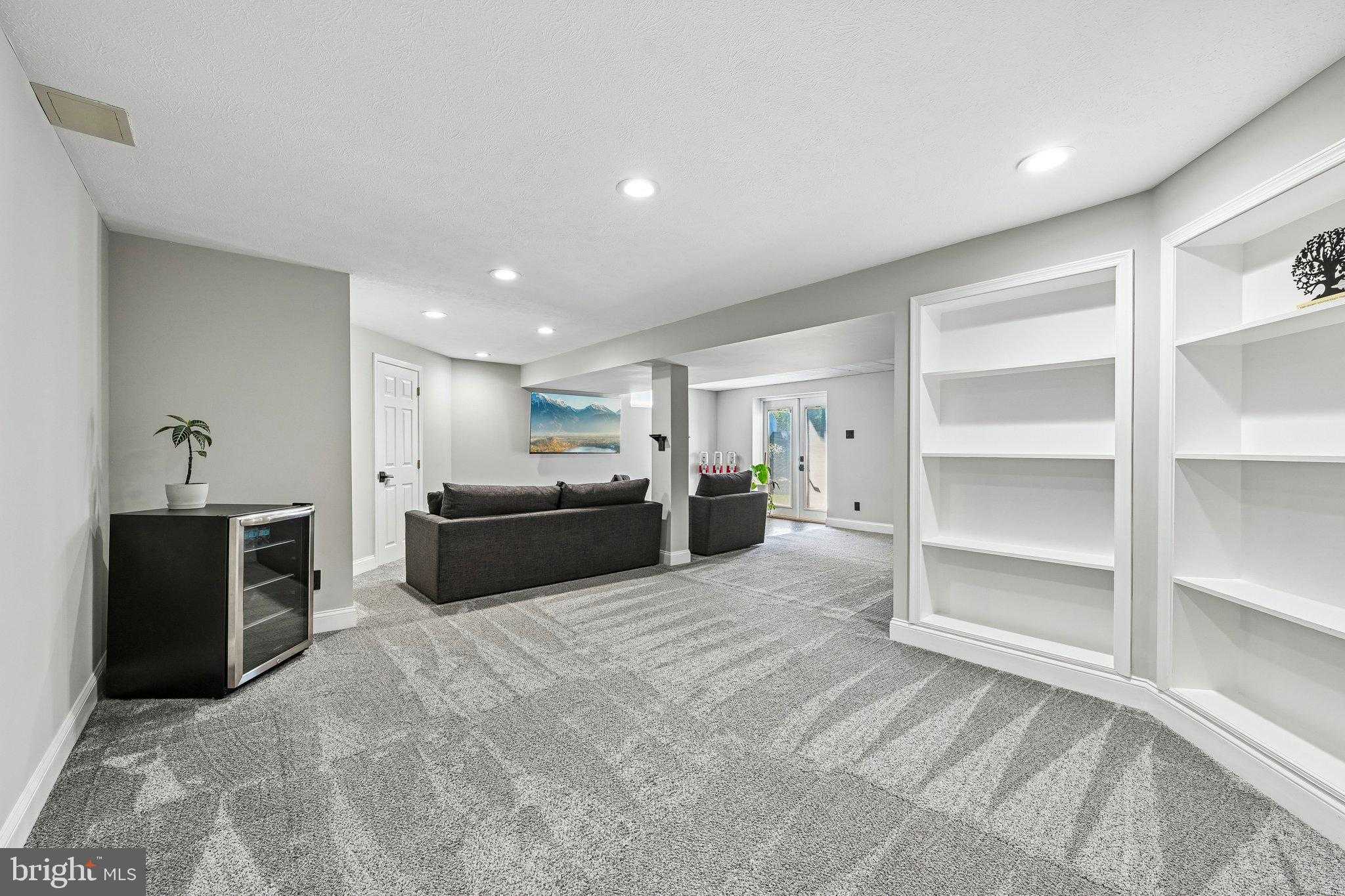 1213 Bancroft CT photo 26