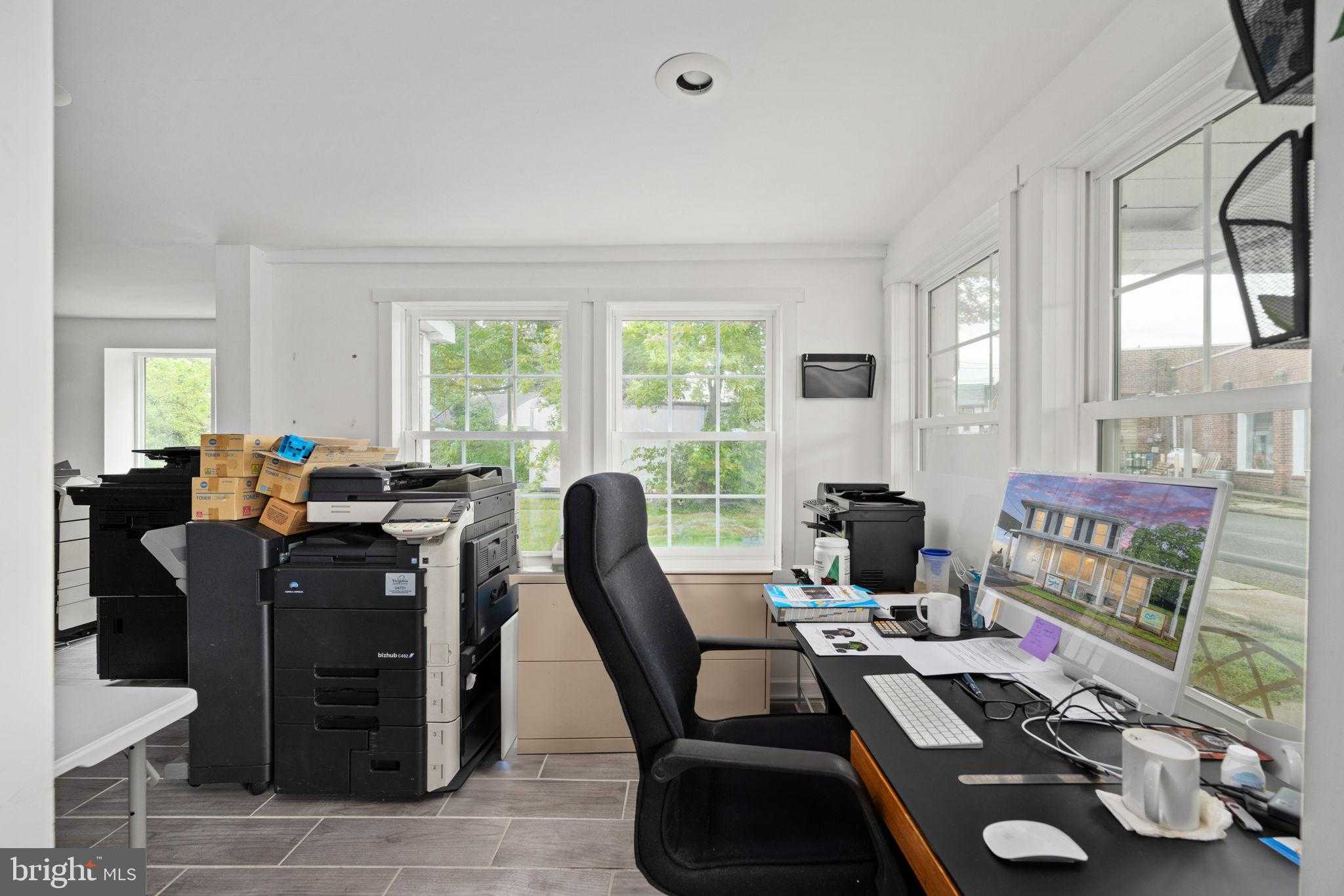 215 Irving Ave photo 11