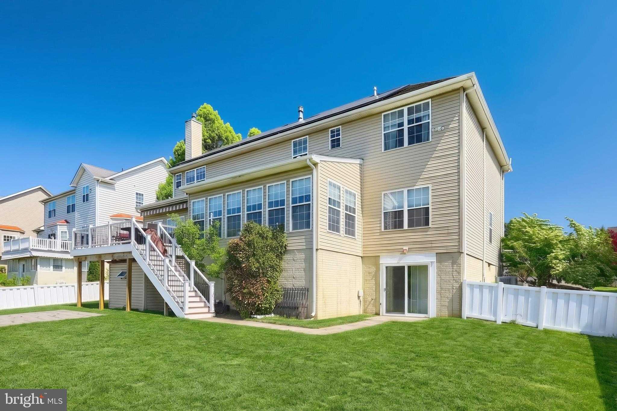 2735 Quaker CT photo 7