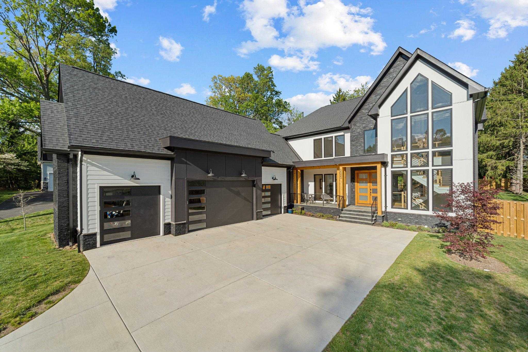 2323 Stryker Ave photo 1