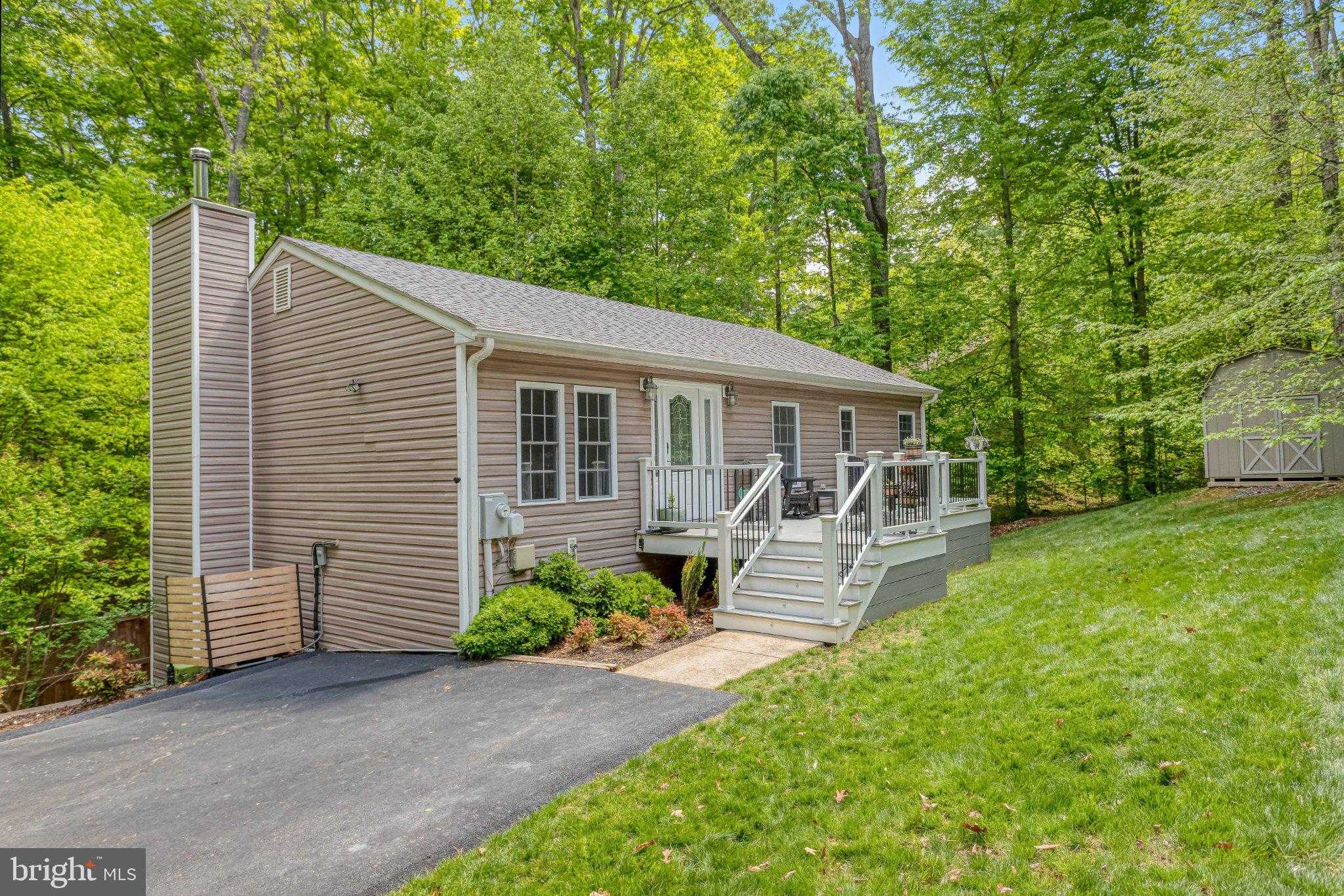 8609 Short St photo 3