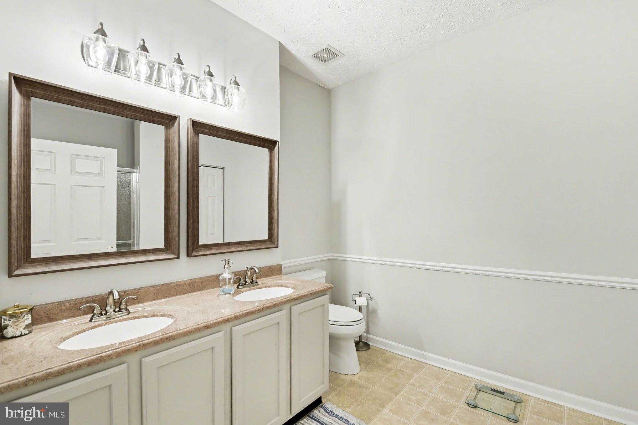 111 Sunshine CT Unit F photo 18