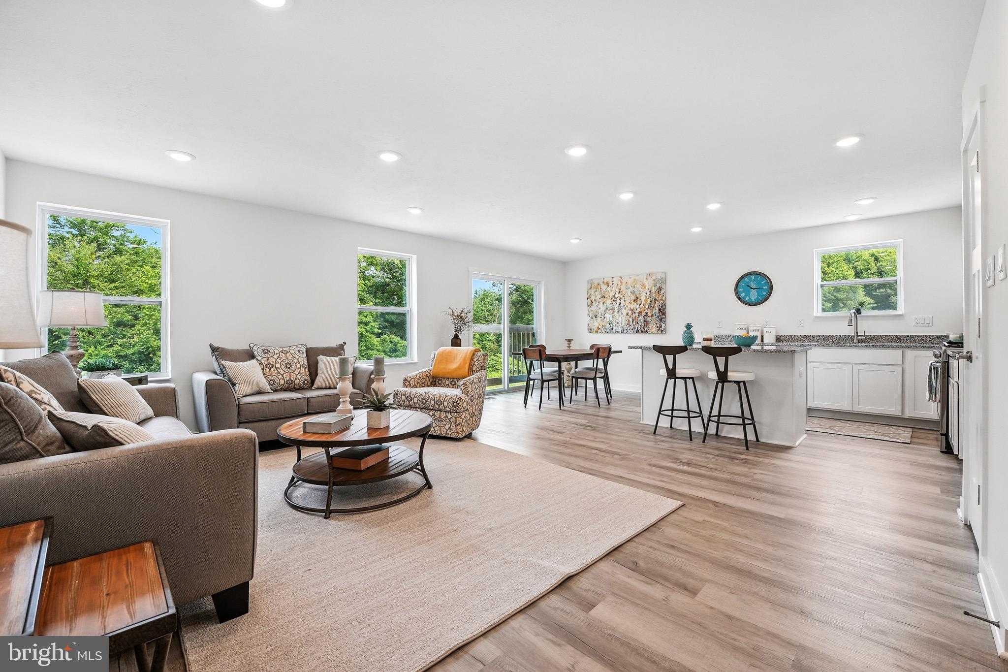 229 Monroe Ave photo 6