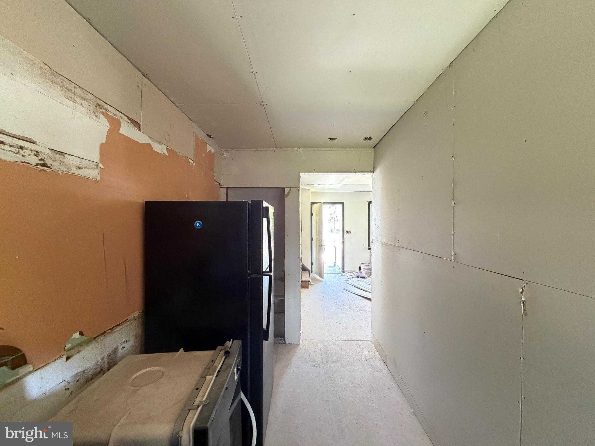 2801 Oswego Ave photo 9