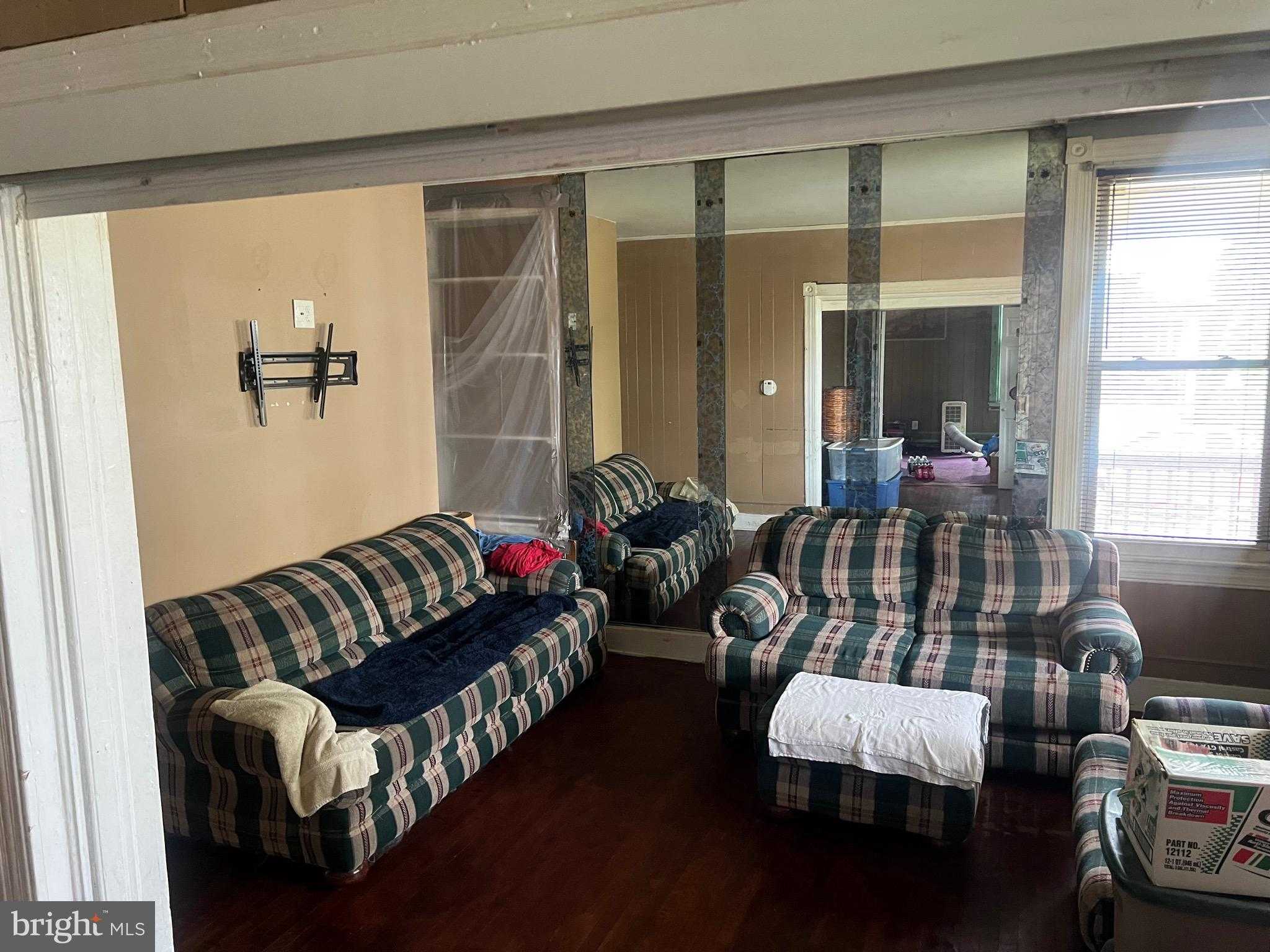 4123 Elderon Ave photo 8