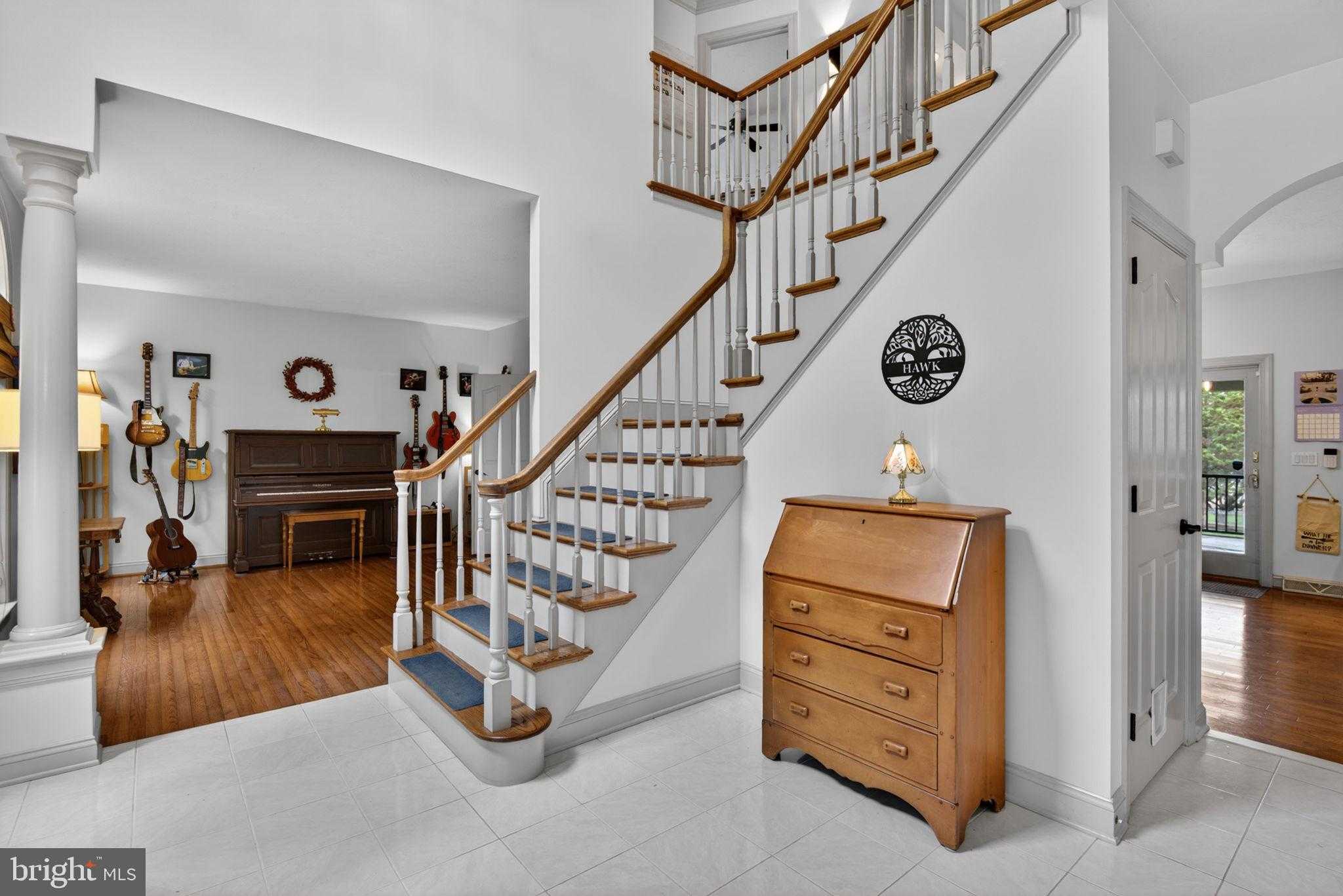 209 Heatherstone Way photo 5