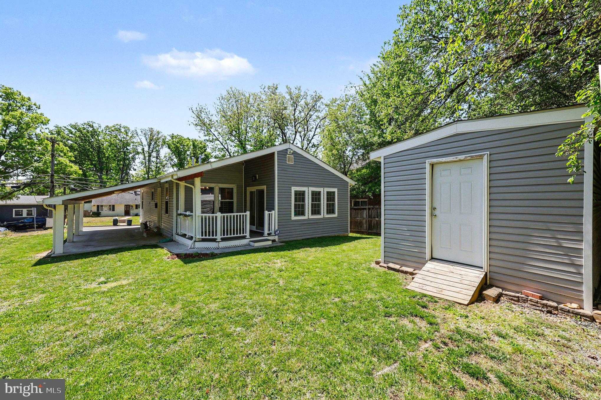 1602 Erskine St photo 23