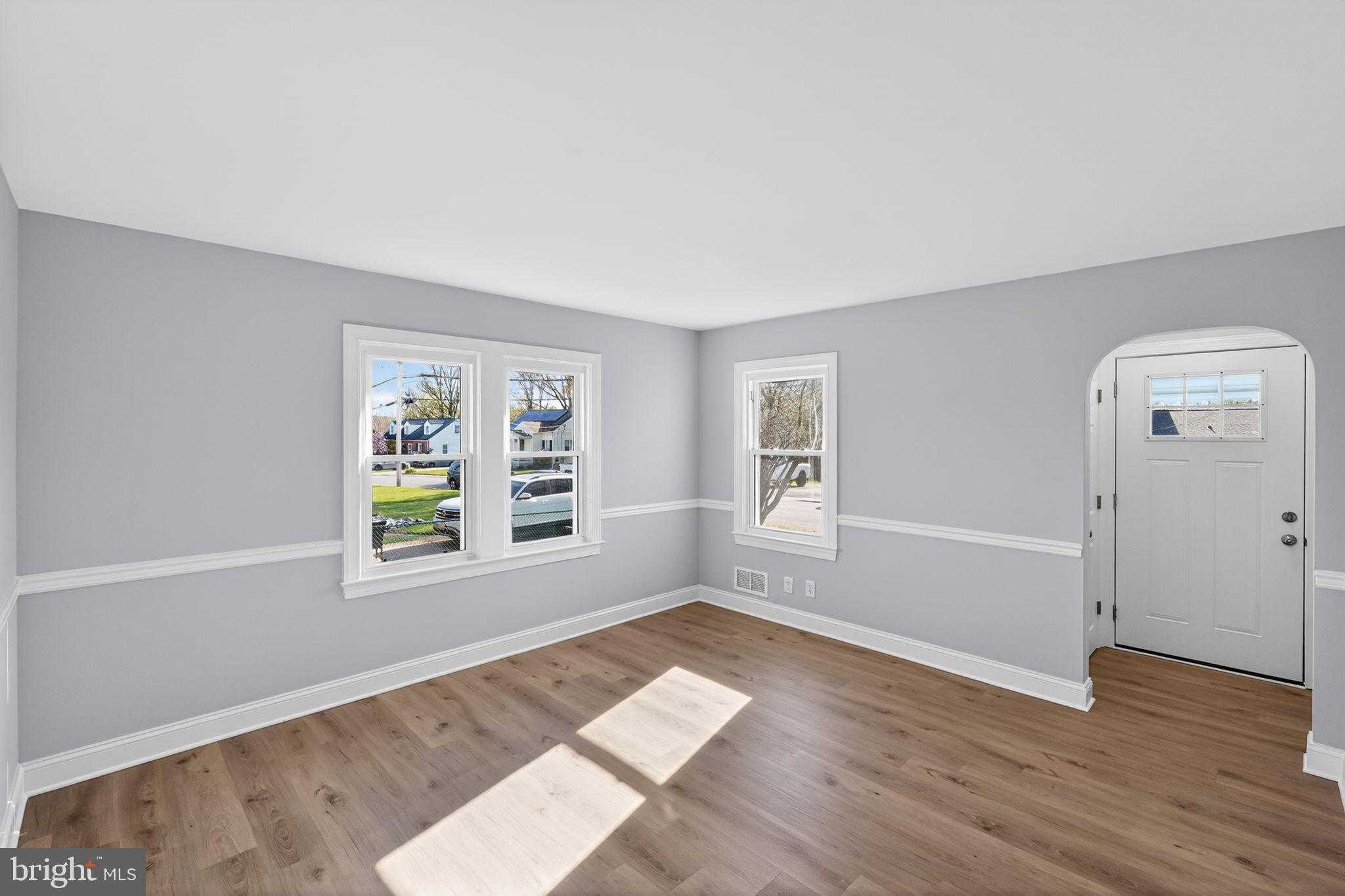 8 Hanford Dr photo 2