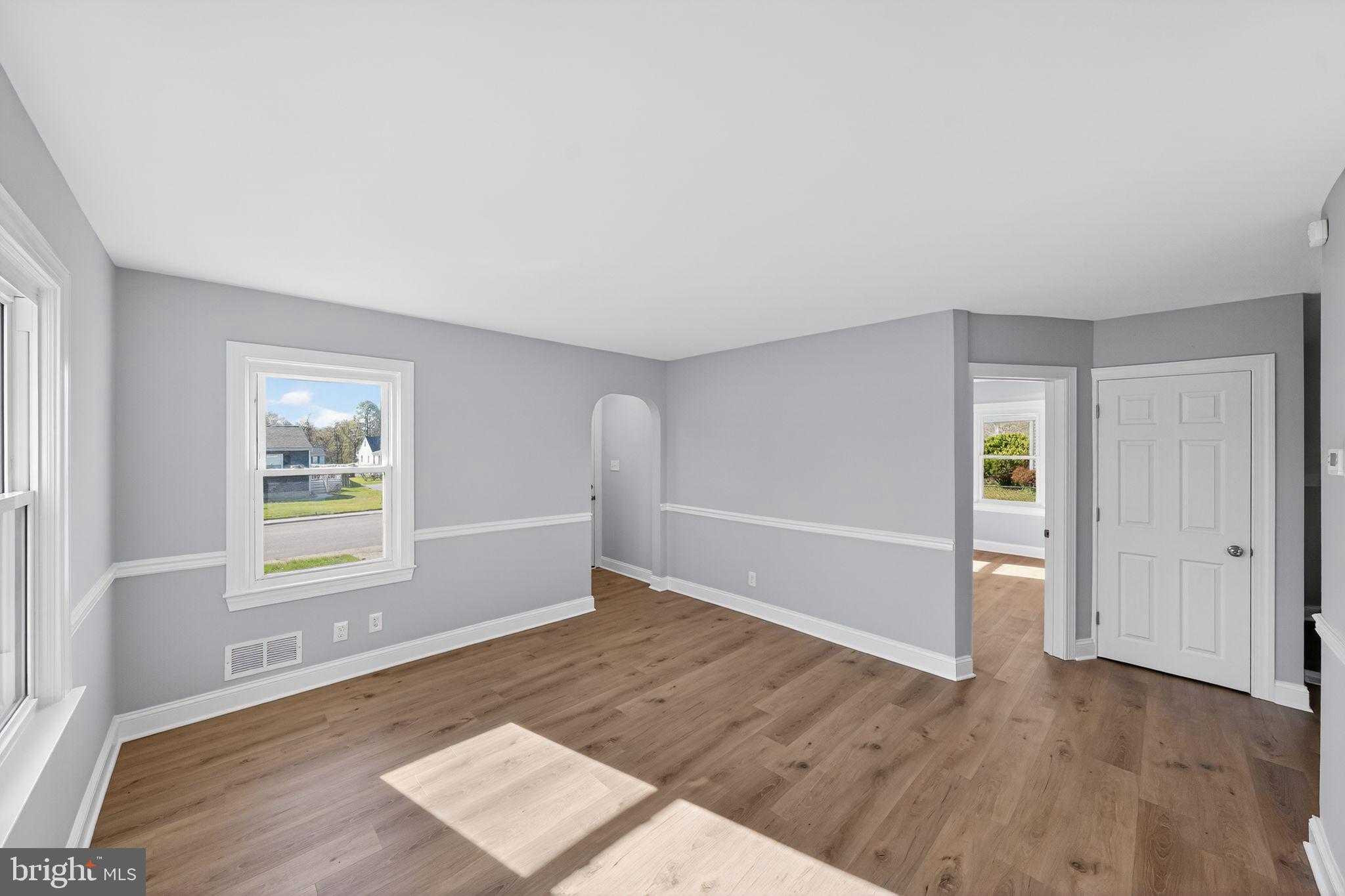 8 Hanford Dr photo 3