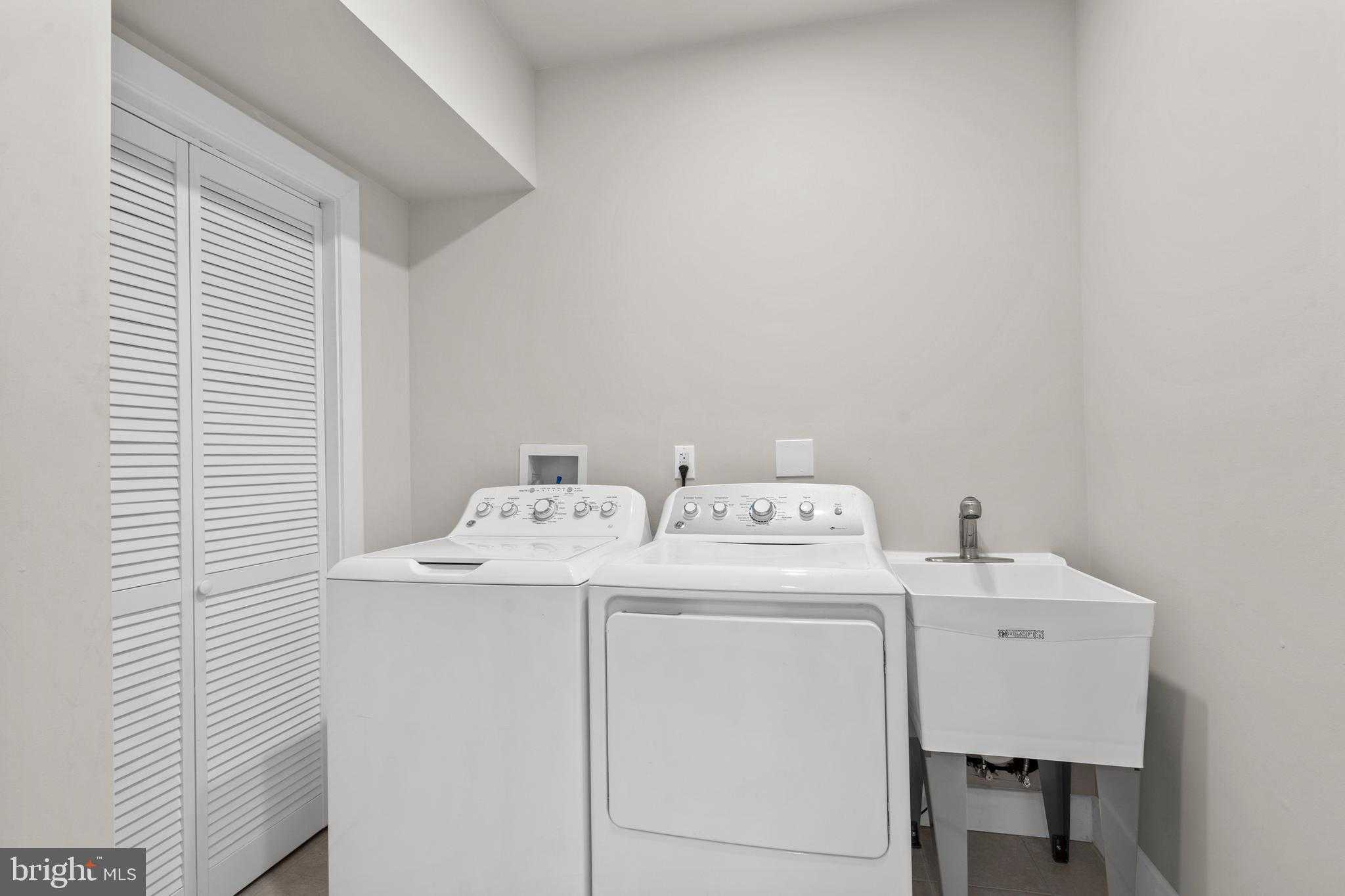 2548 Coral St photo 33
