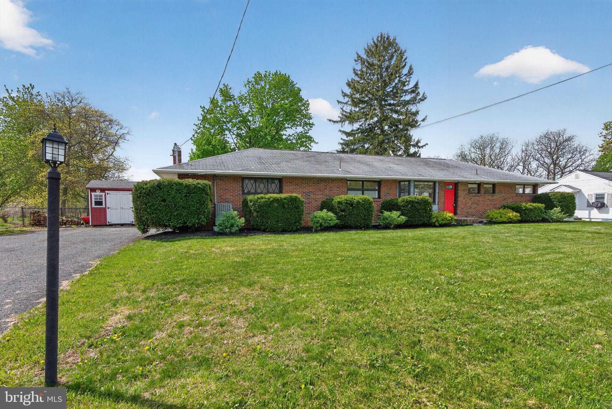 141 Siegfried Ave photo 1