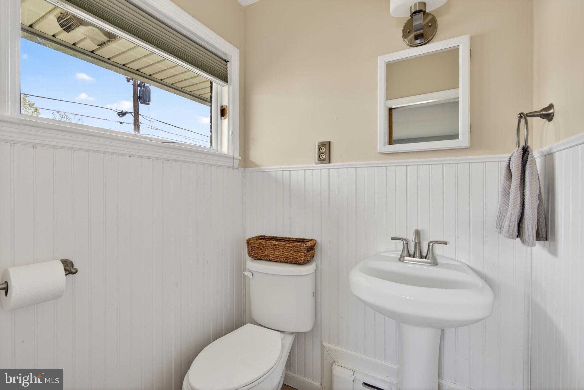 141 Siegfried Ave photo 45