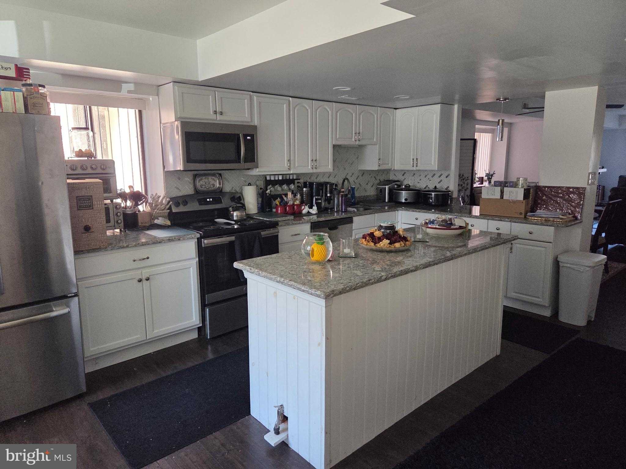 805 Stonybrook Dr # 805 photo 4