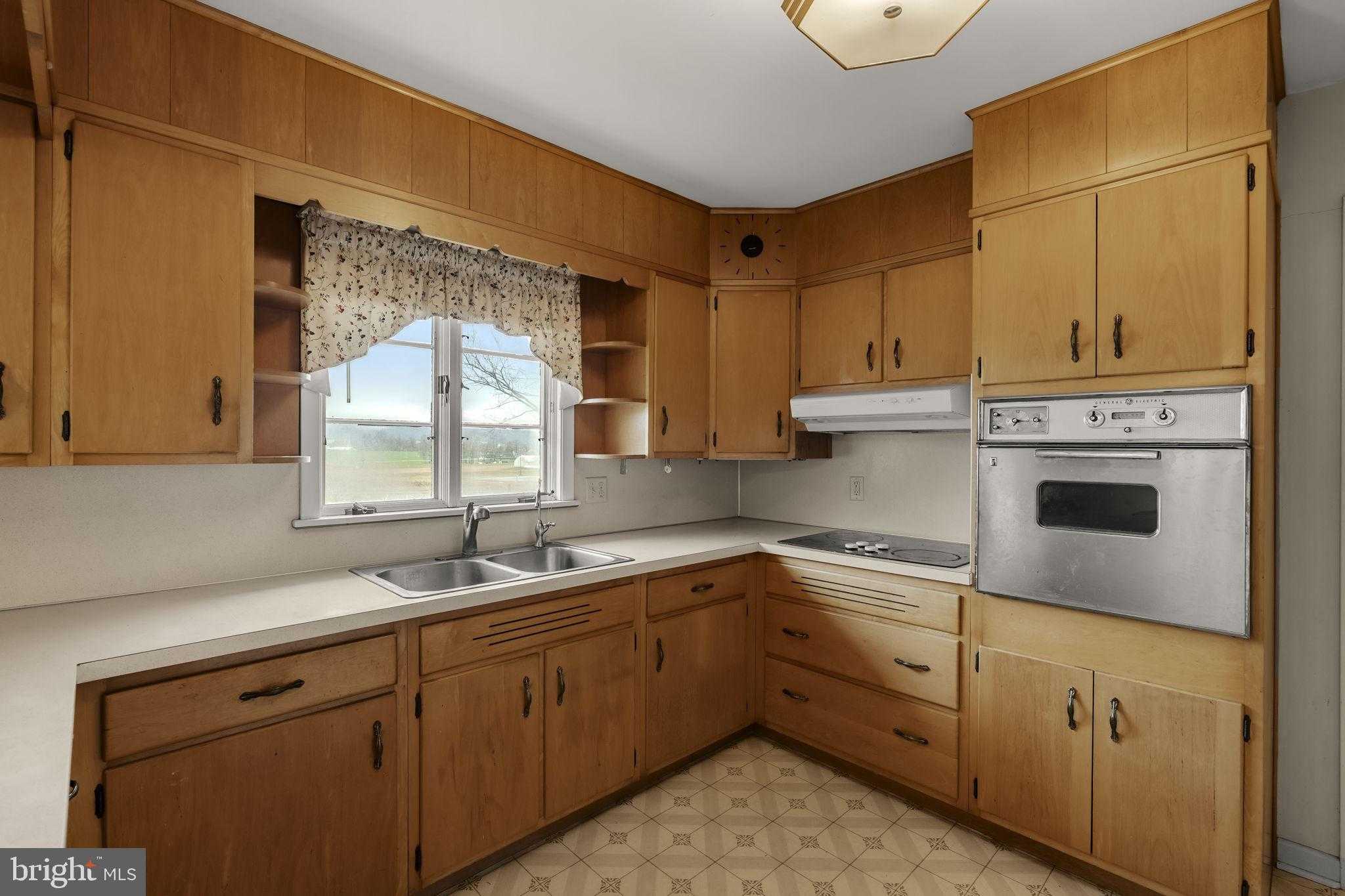 632 E Farmersville Rd photo 22