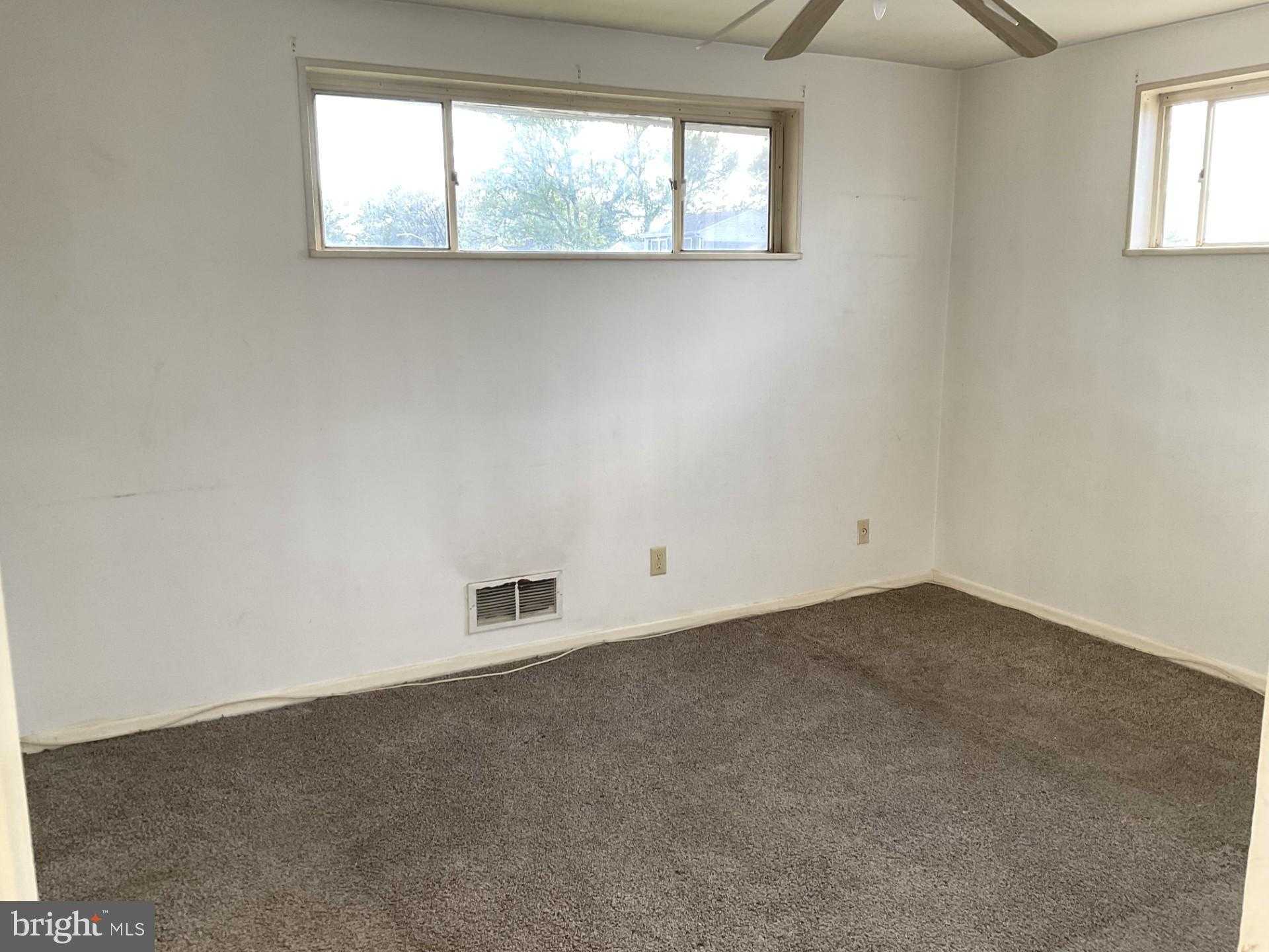 727 Delmar Ave photo 11