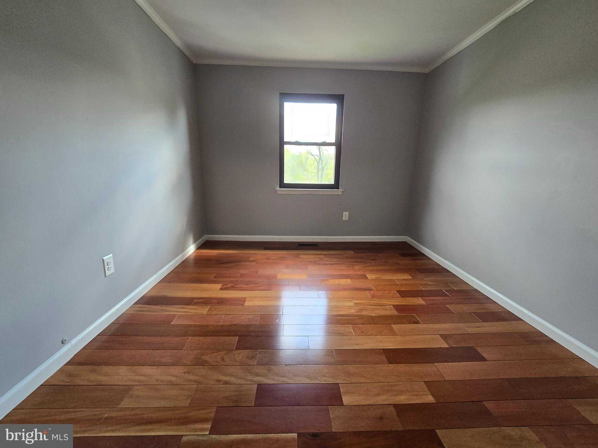 5 E Ridge Mews photo 12