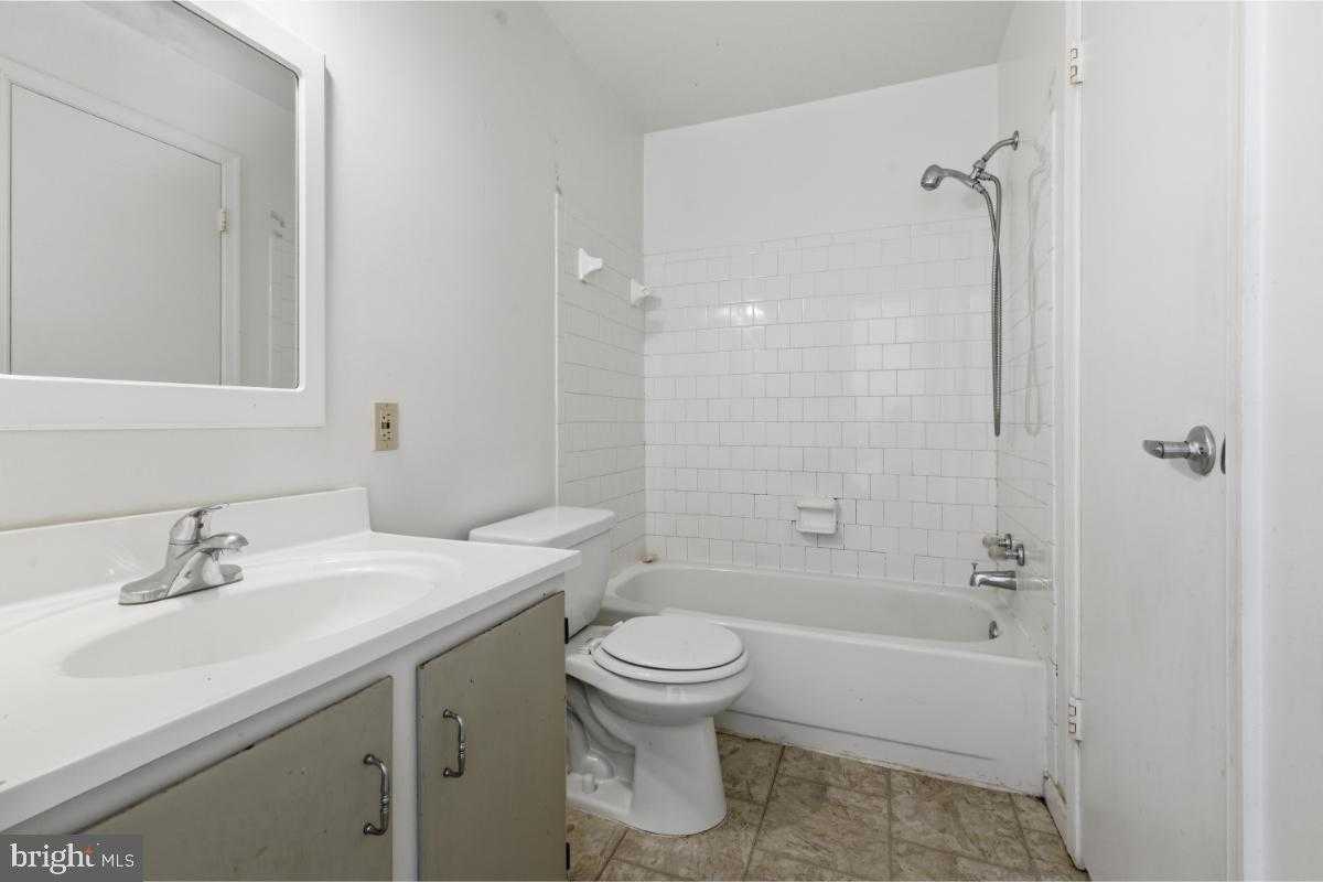 1403 Key Pkwy # 201 photo 13