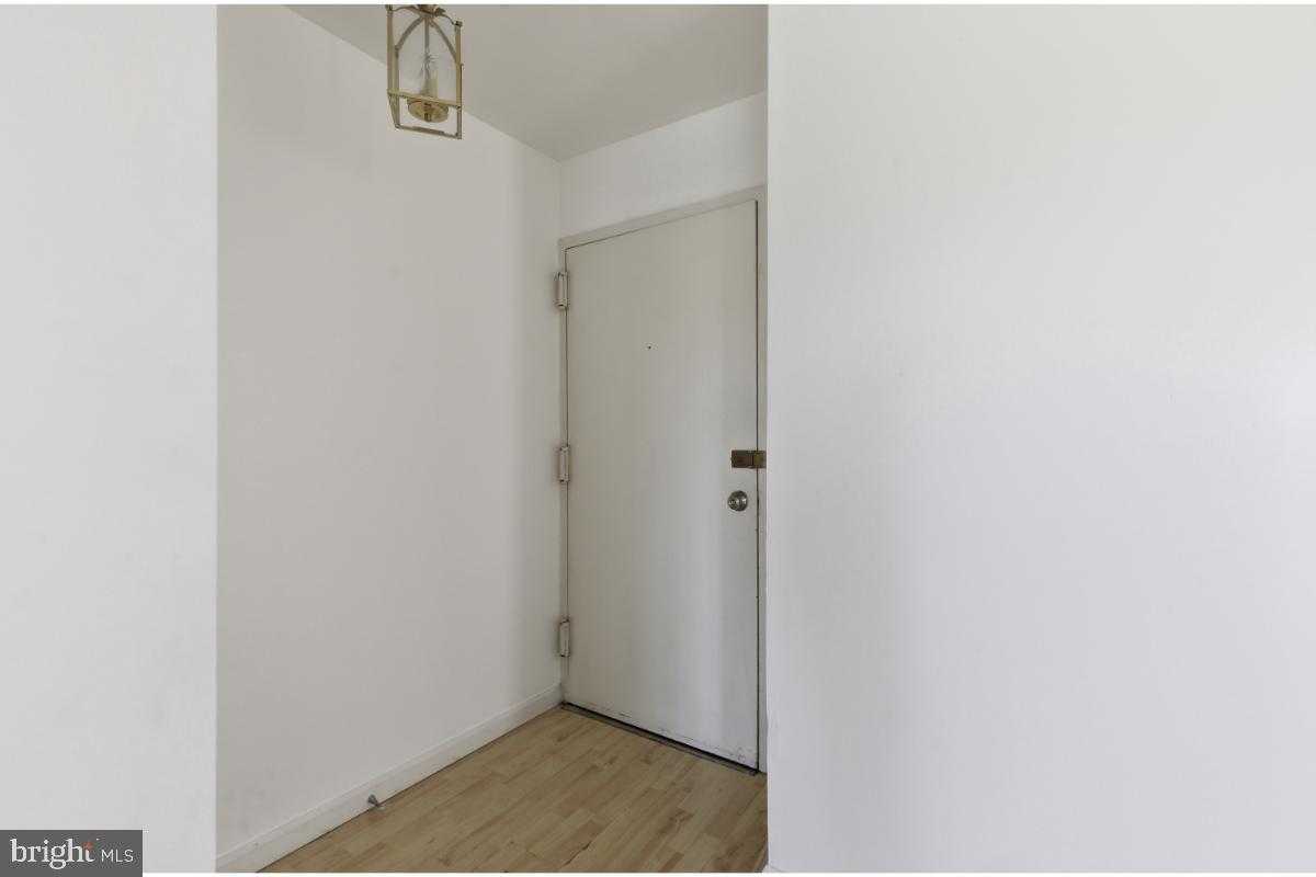 1403 Key Pkwy # 201 photo 2