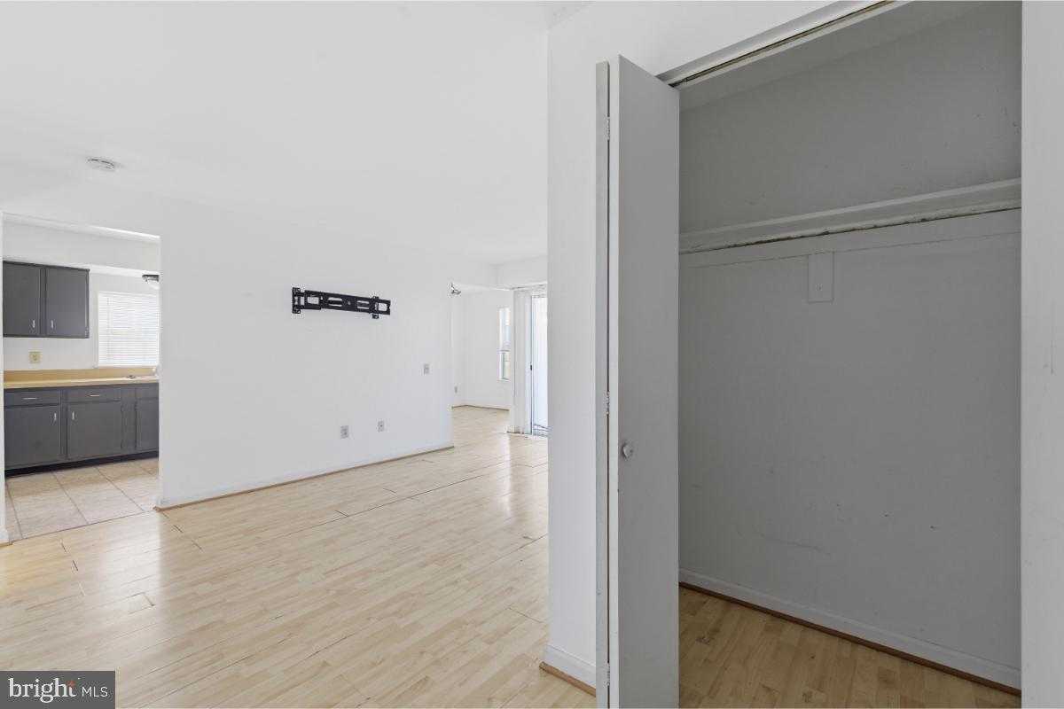 1403 Key Pkwy # 201 photo 3