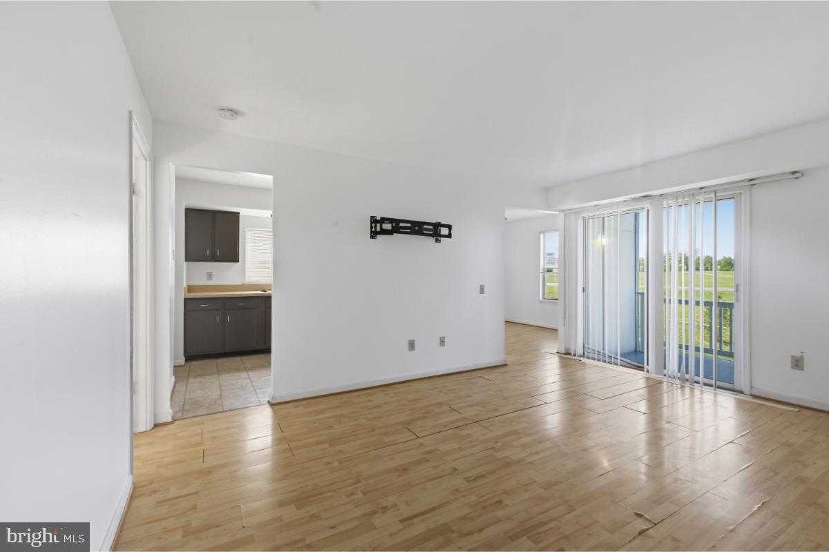 1403 Key Pkwy # 201 photo 4