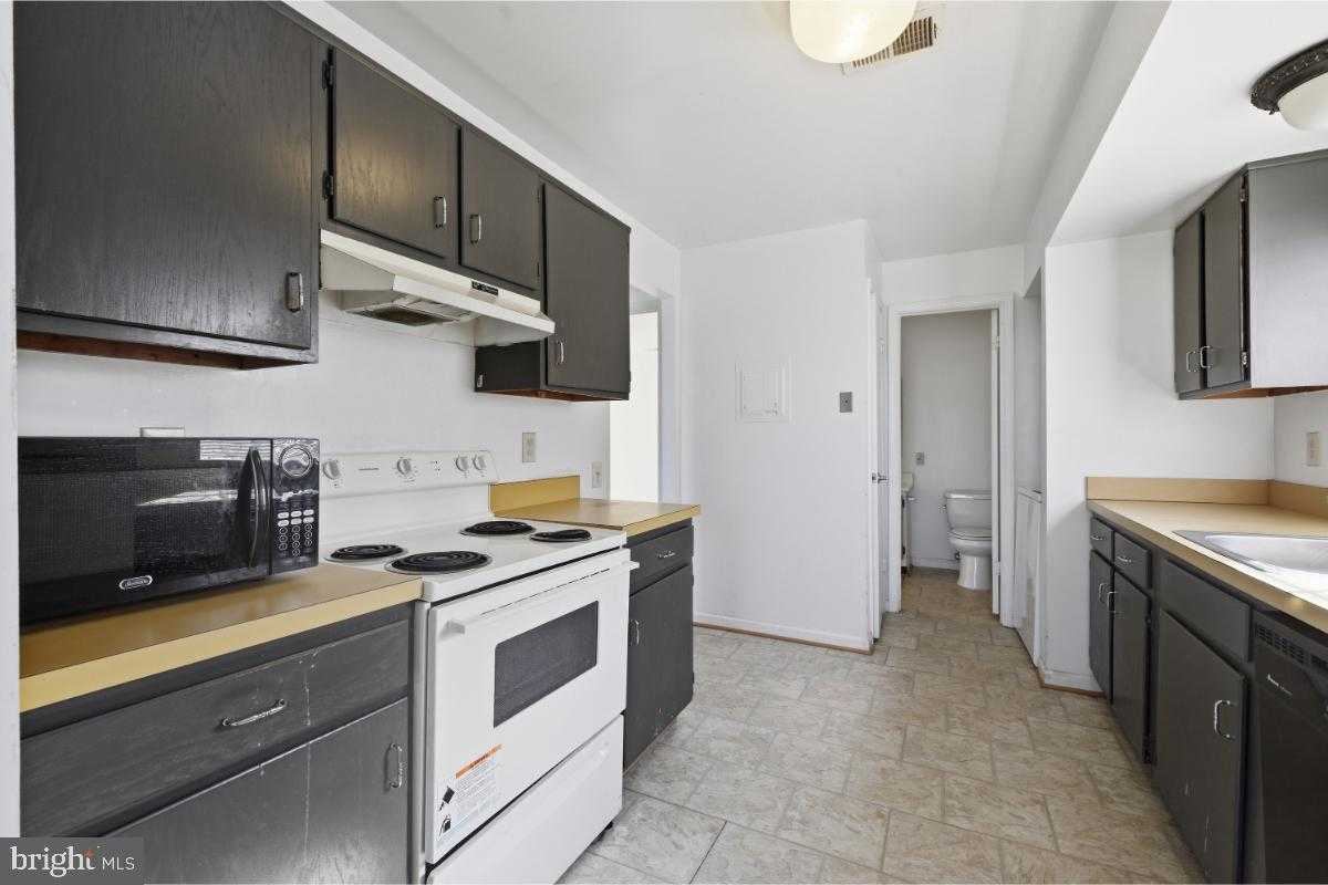 1403 Key Pkwy # 201 photo 8