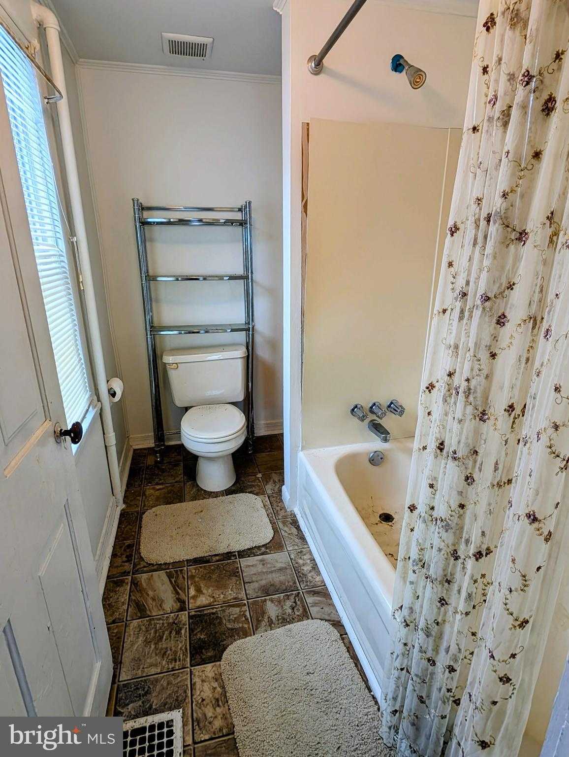 1988 Valley Rd photo 10