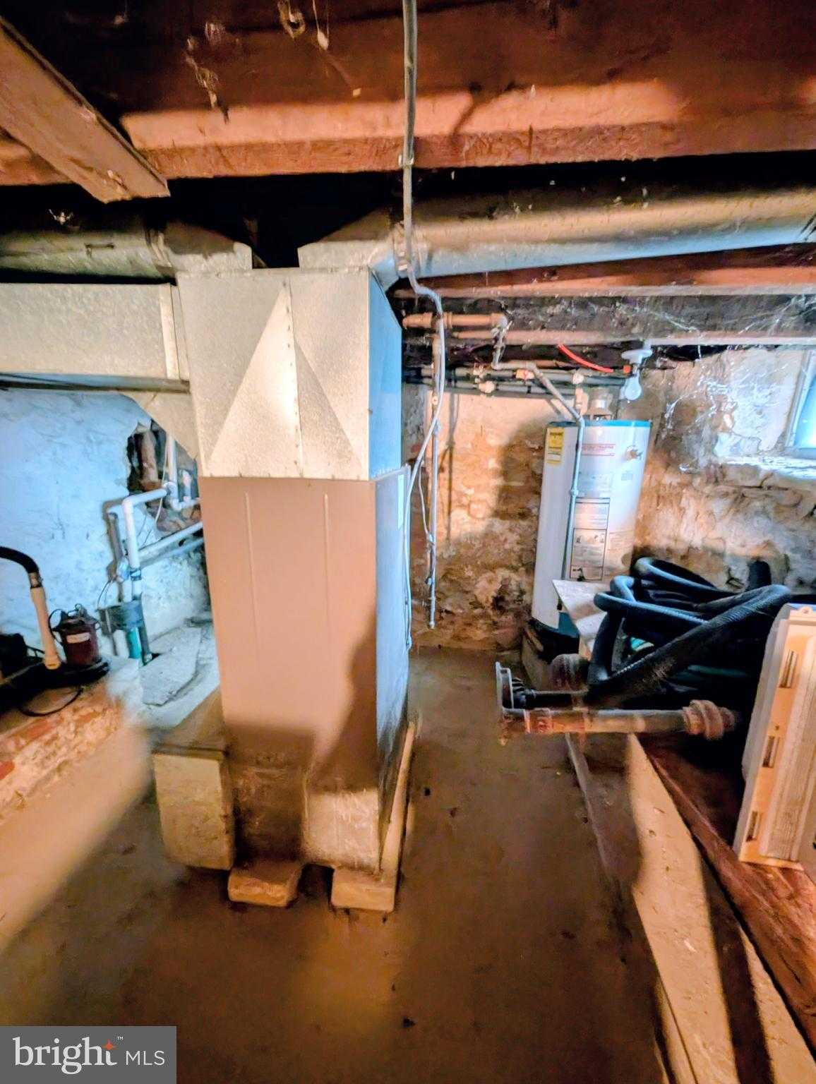 1988 Valley Rd photo 11