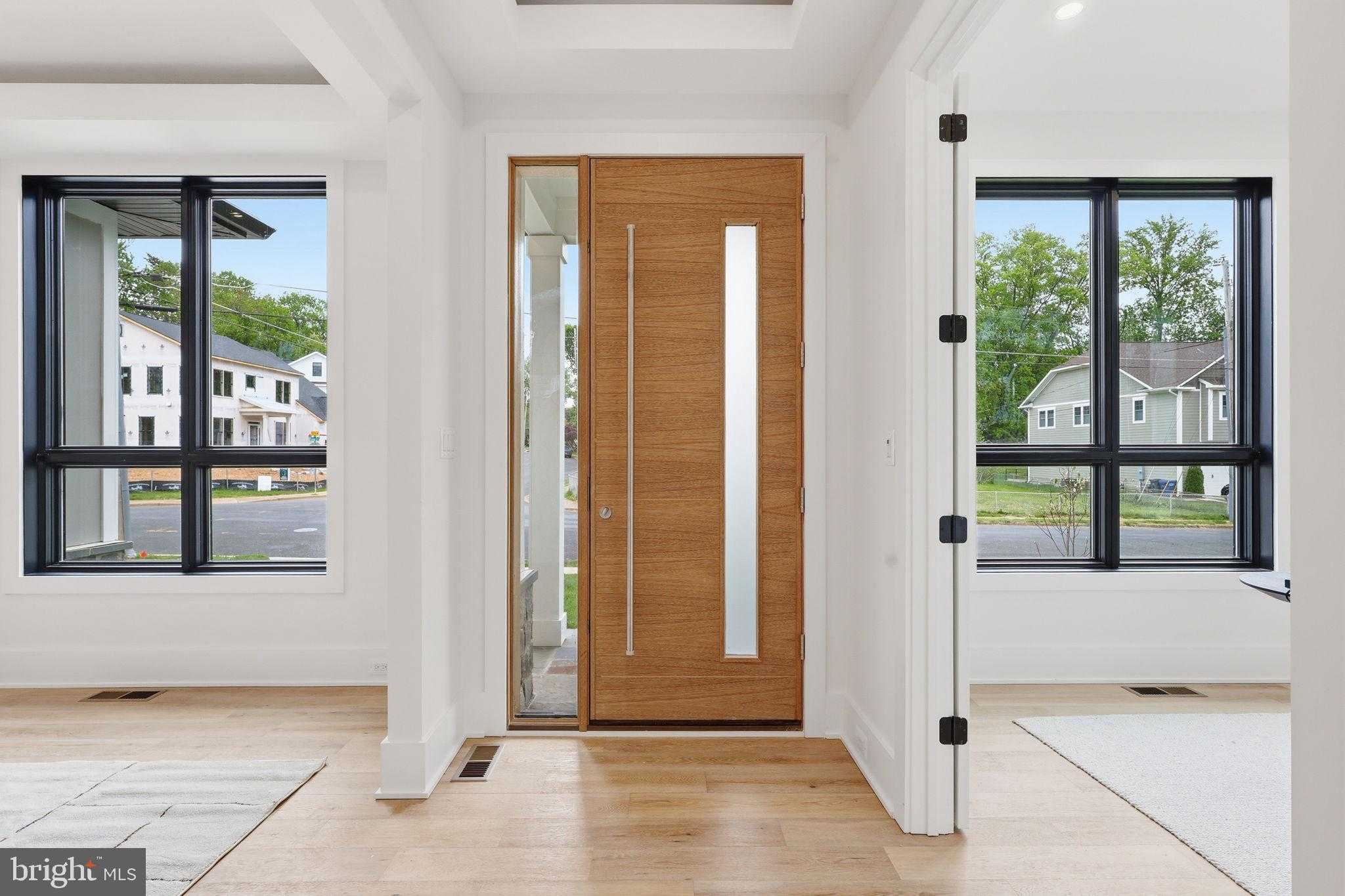 901 Meadow Ln SW photo 3