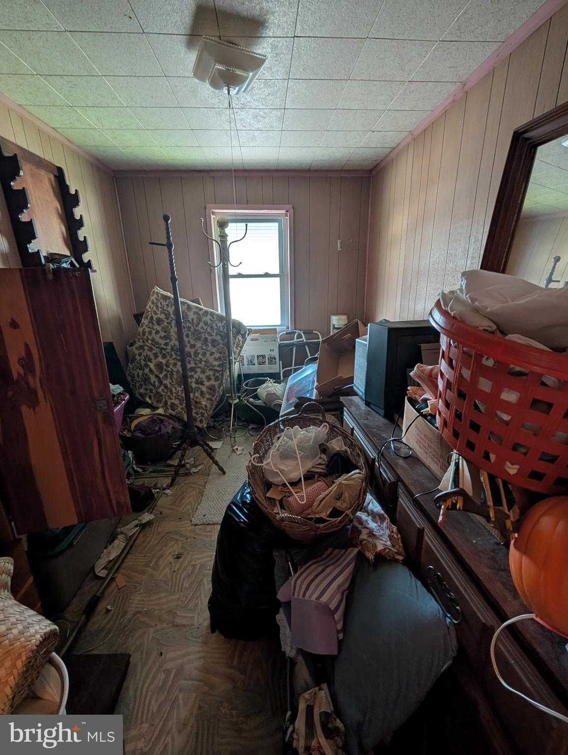 1990 Valley Rd photo 10