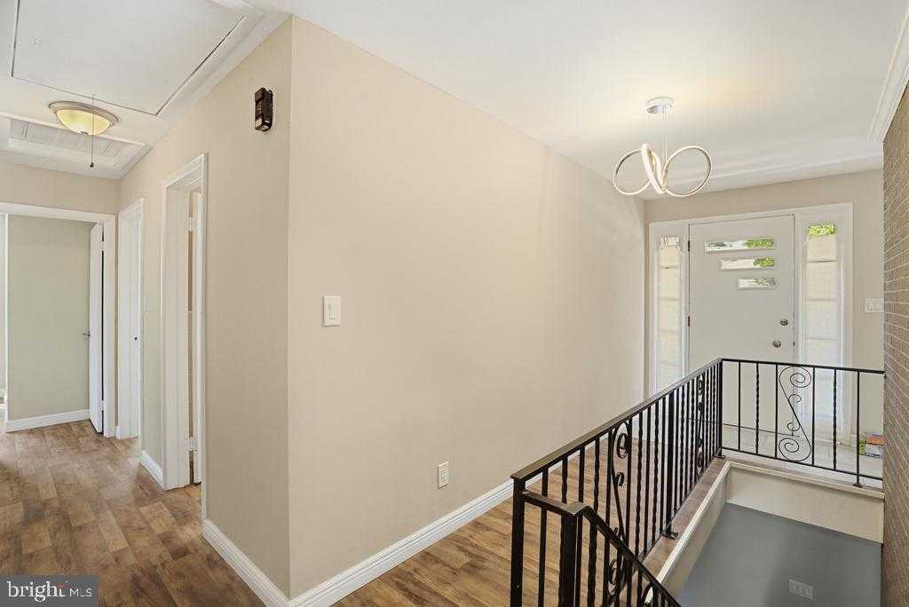 309 Cedar Ridge Dr photo 9