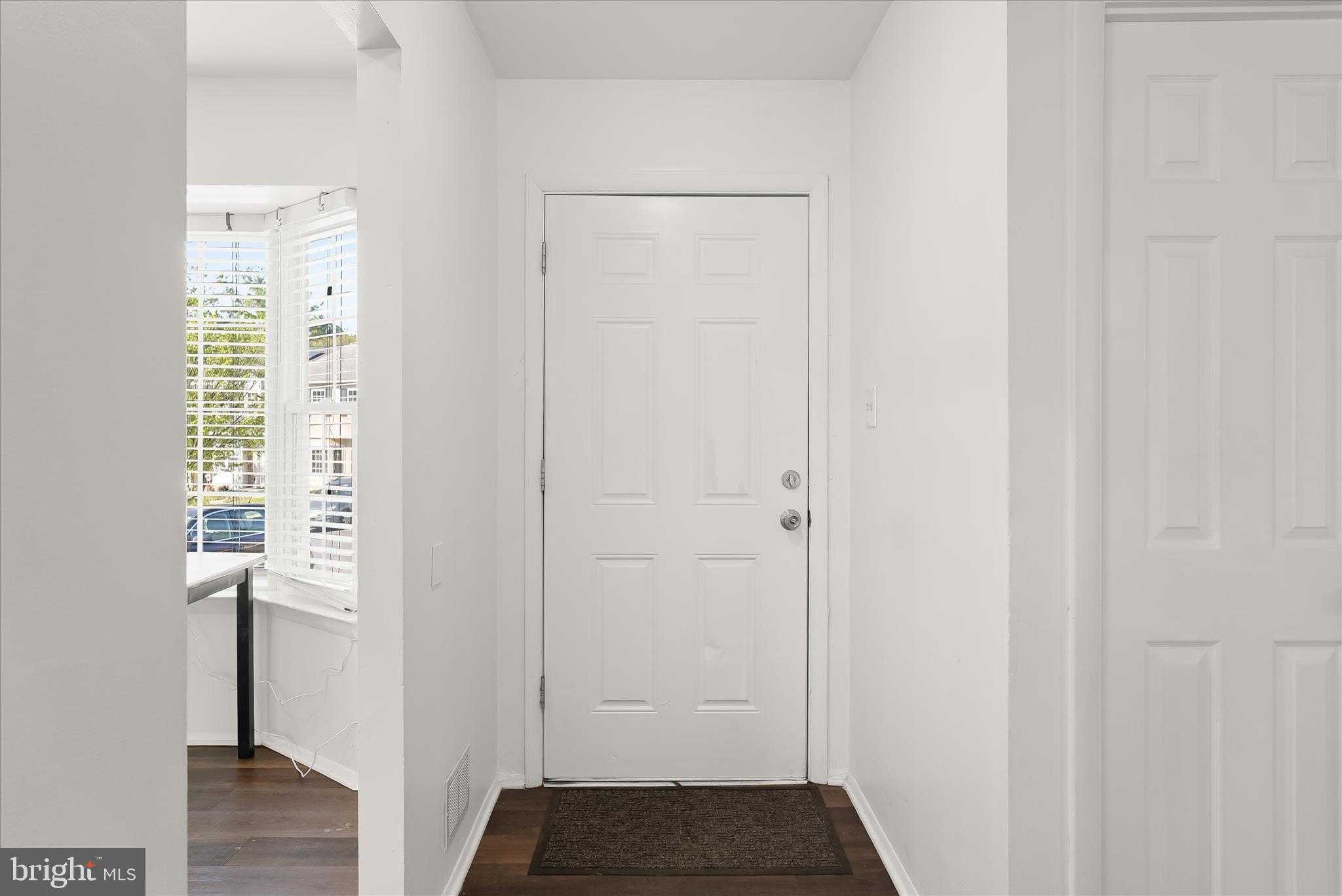 8611 Kelso Ter photo 3